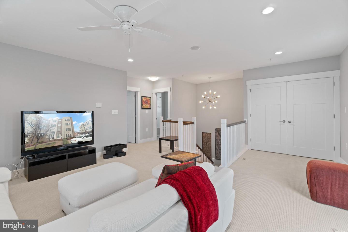 JUNCTION SQUARE - Residential