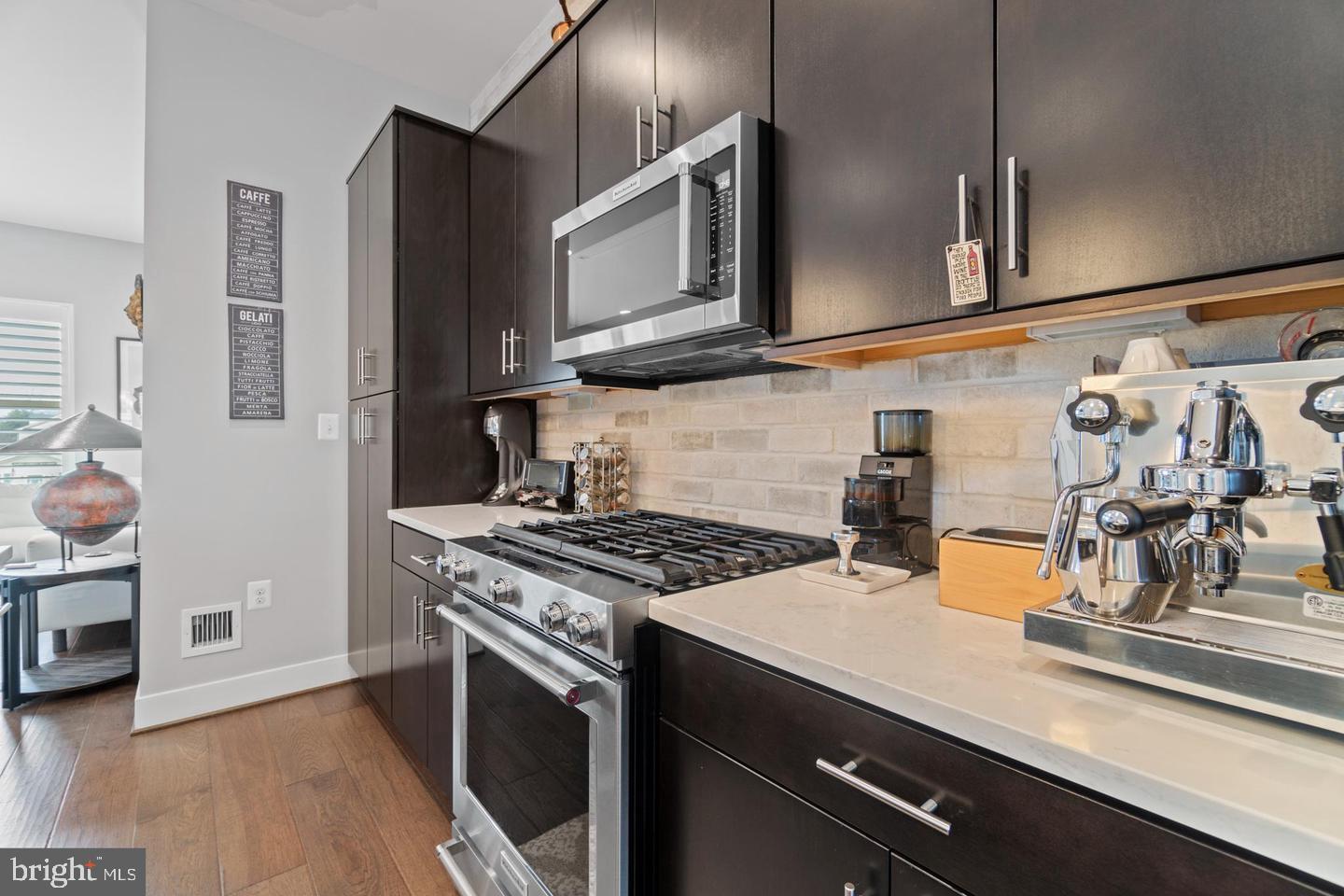 JUNCTION SQUARE - Residential