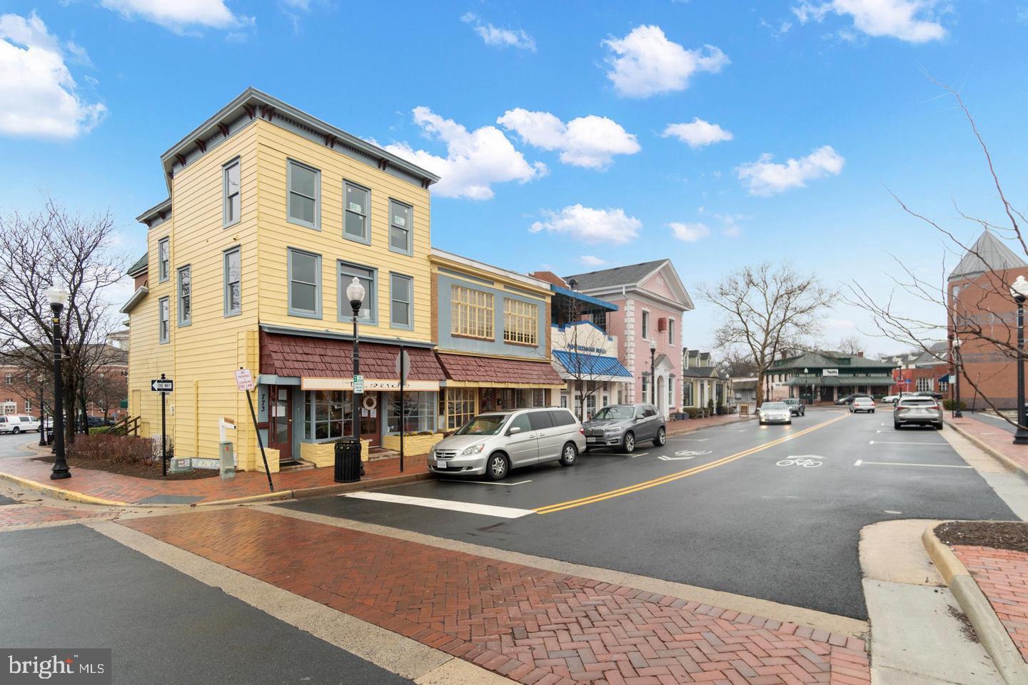 JUNCTION SQUARE - Residential