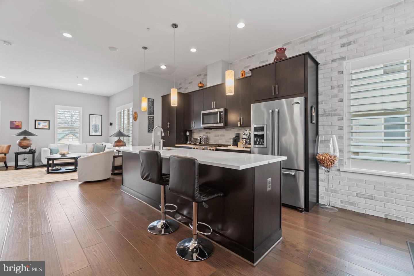 JUNCTION SQUARE - Residential