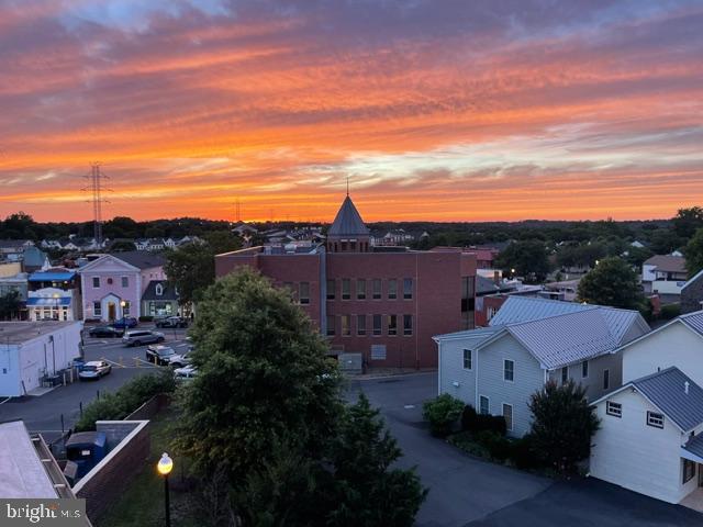 JUNCTION SQUARE - Residential