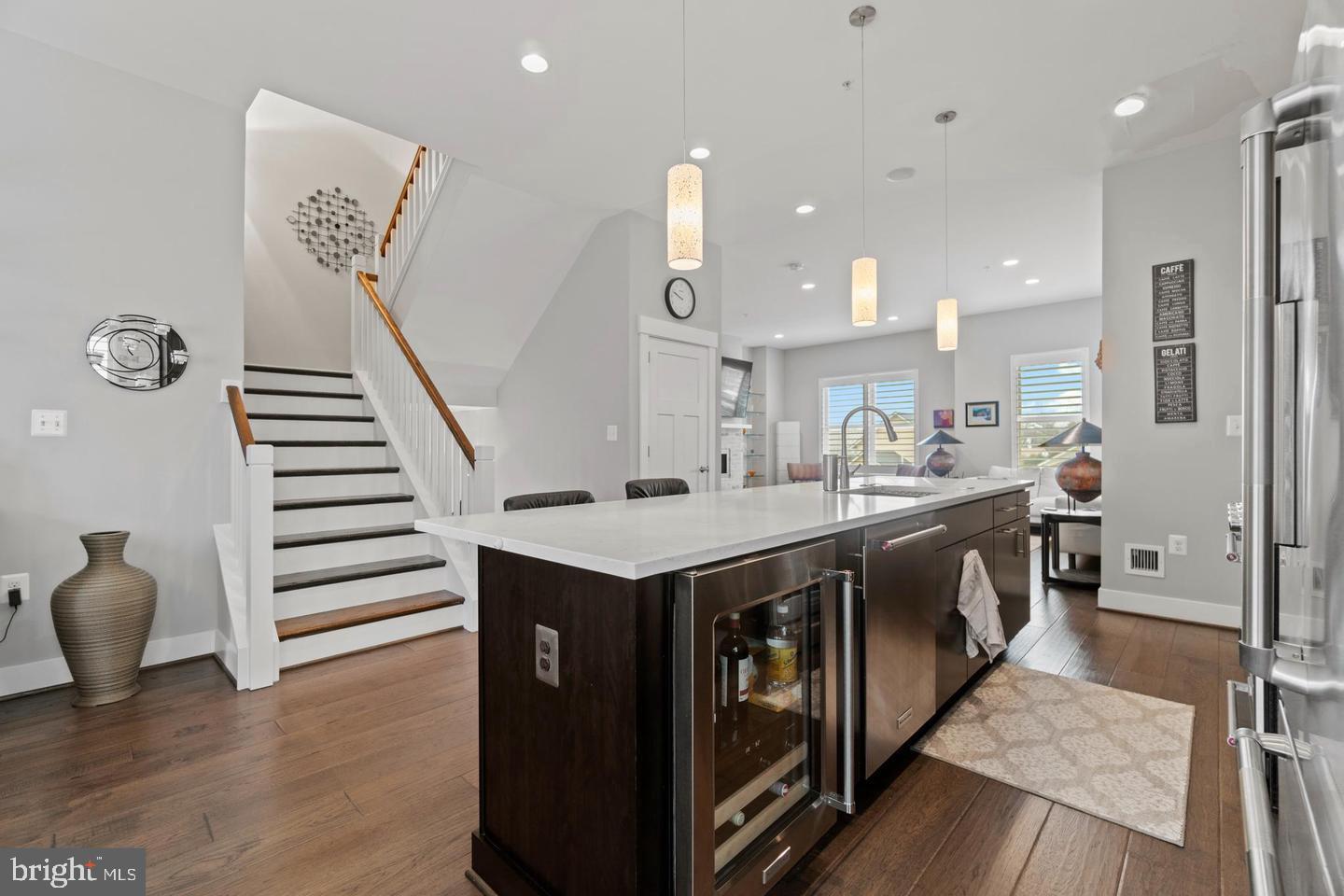 JUNCTION SQUARE - Residential