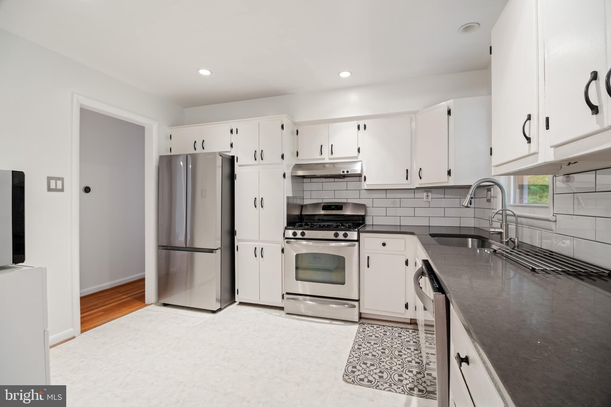 KENSINGTON HEIGHTS - Residential