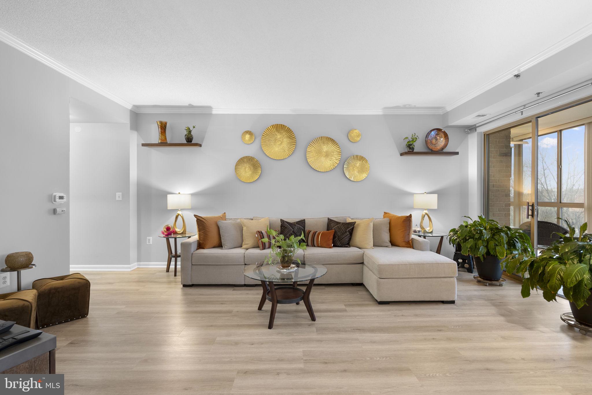 VANTAGE POINT EAST @ LEISURE WORLD - Residential