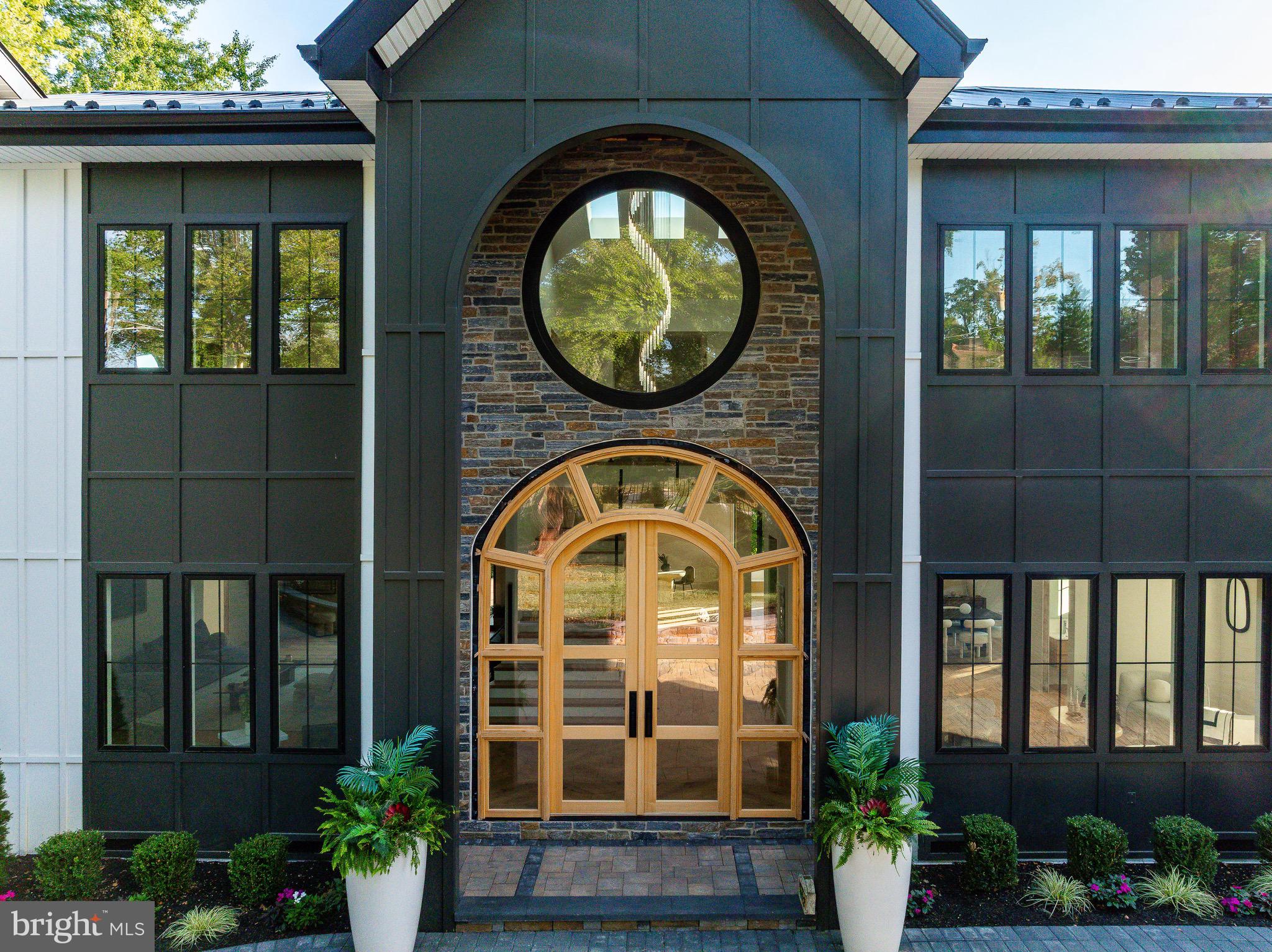 CHESTNUT HILL - Residential