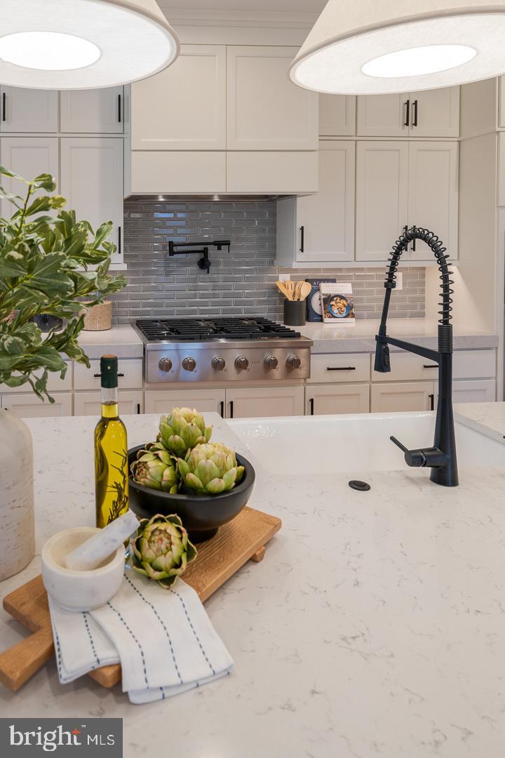 STRAWBERRY HILLS - Residential