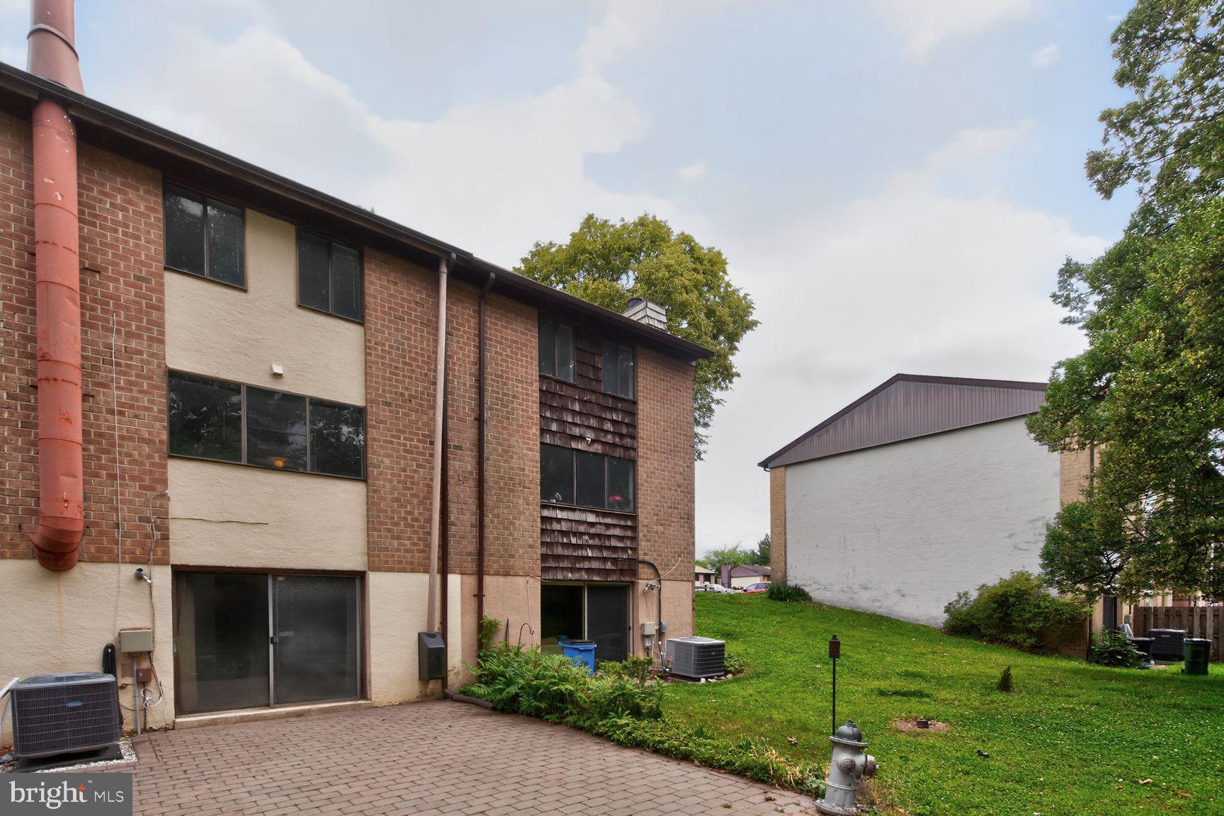 VILLAGE OF OWEN BROWN - Residential