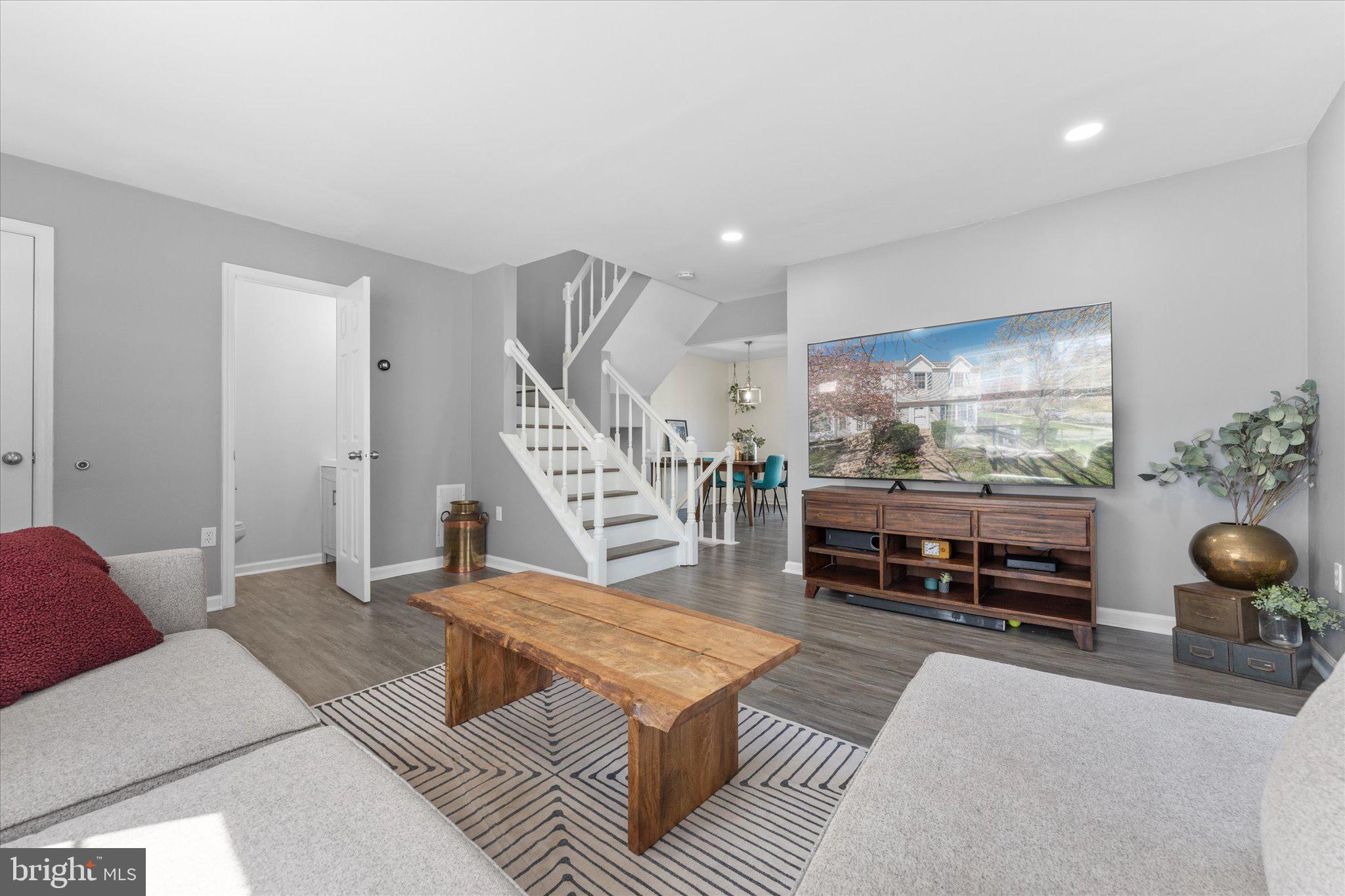 POTOMAC CROSSING - Residential