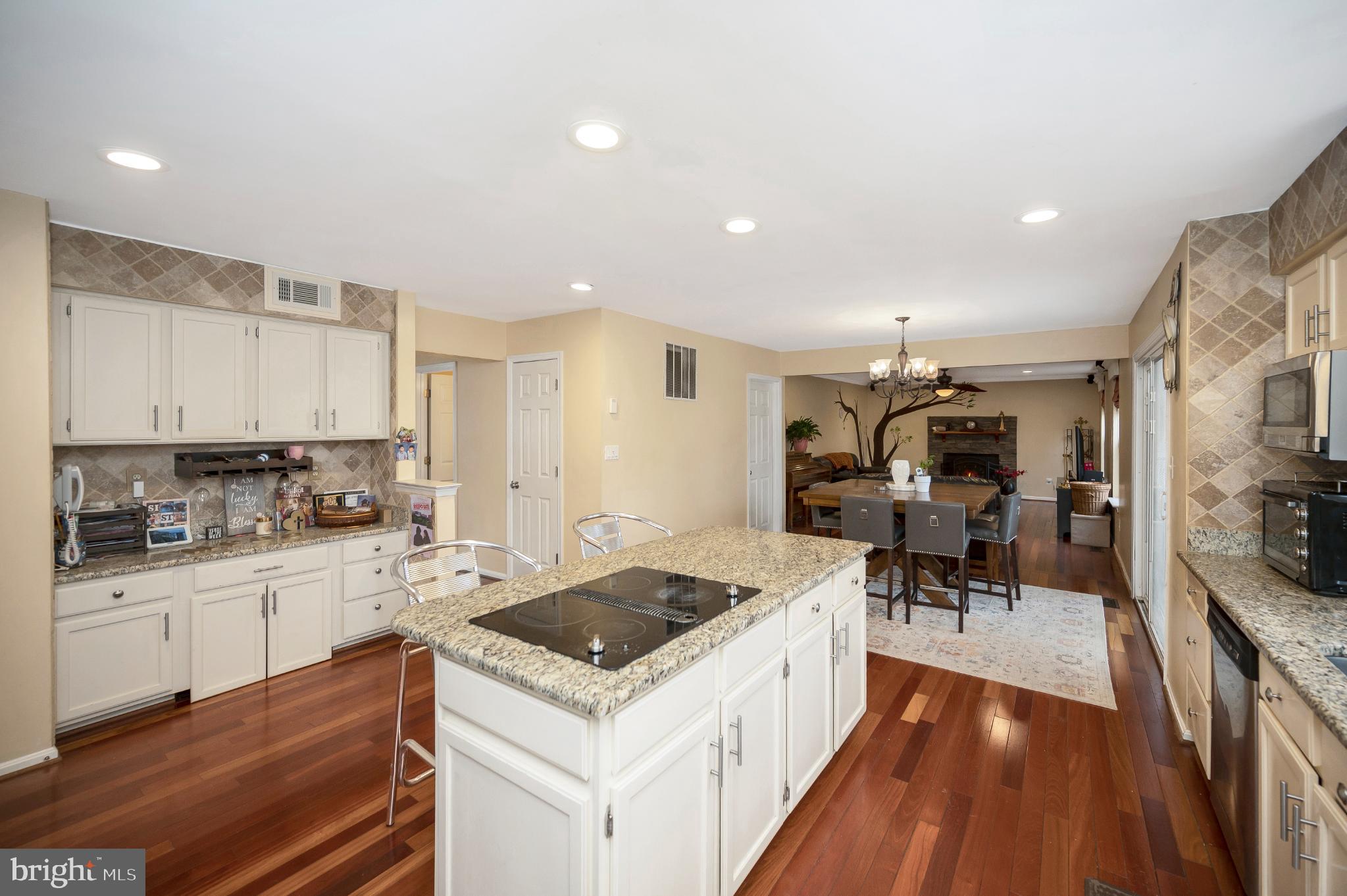 BLOOMS CROSSING - Residential