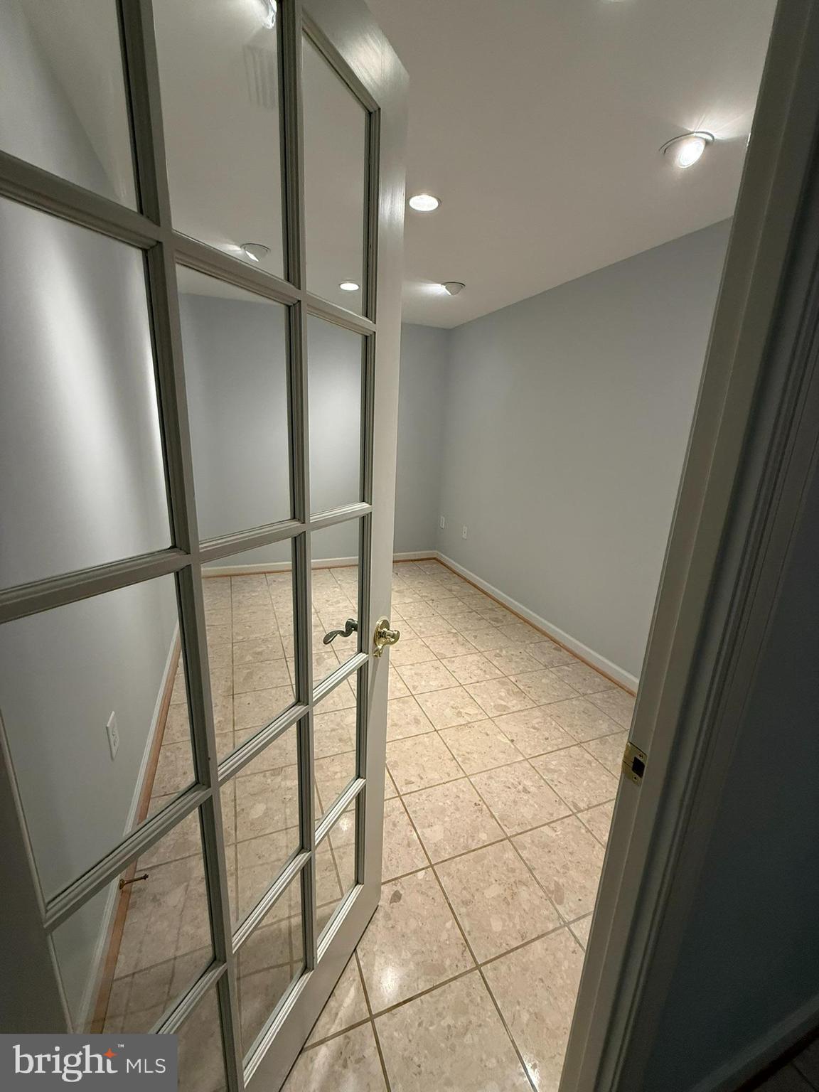VIRGINIA SQUARE - Residential Lease