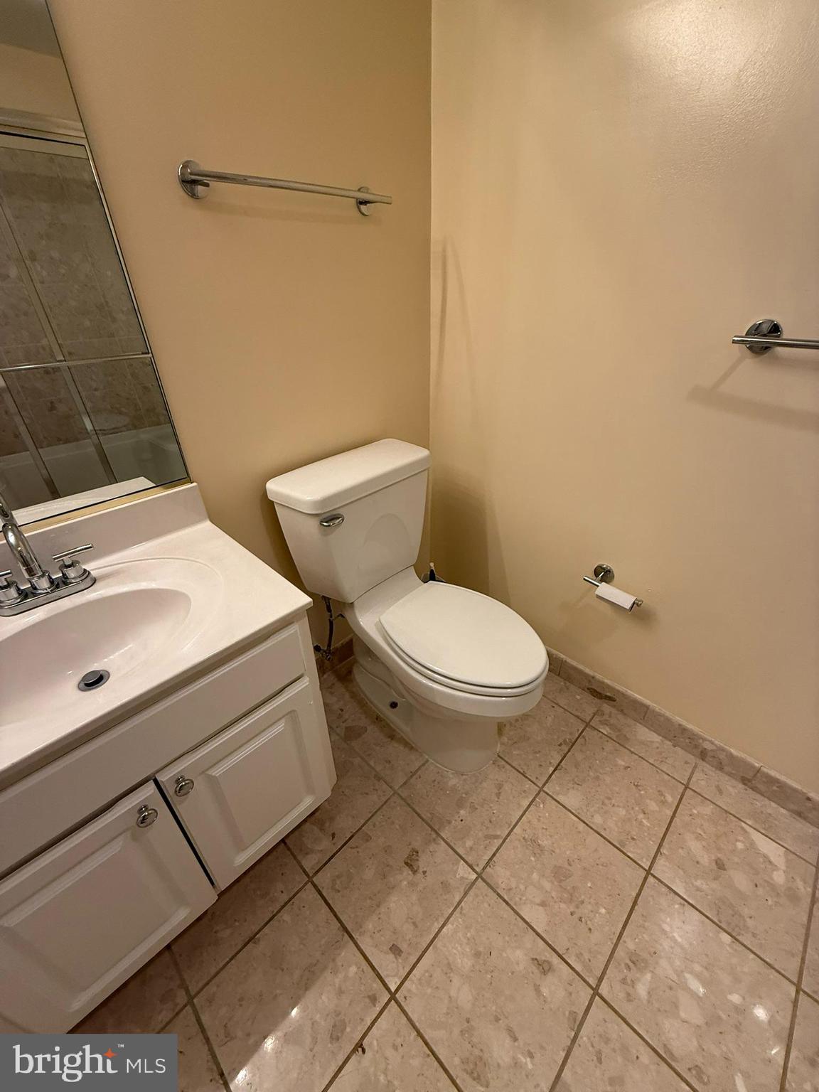 VIRGINIA SQUARE - Residential Lease