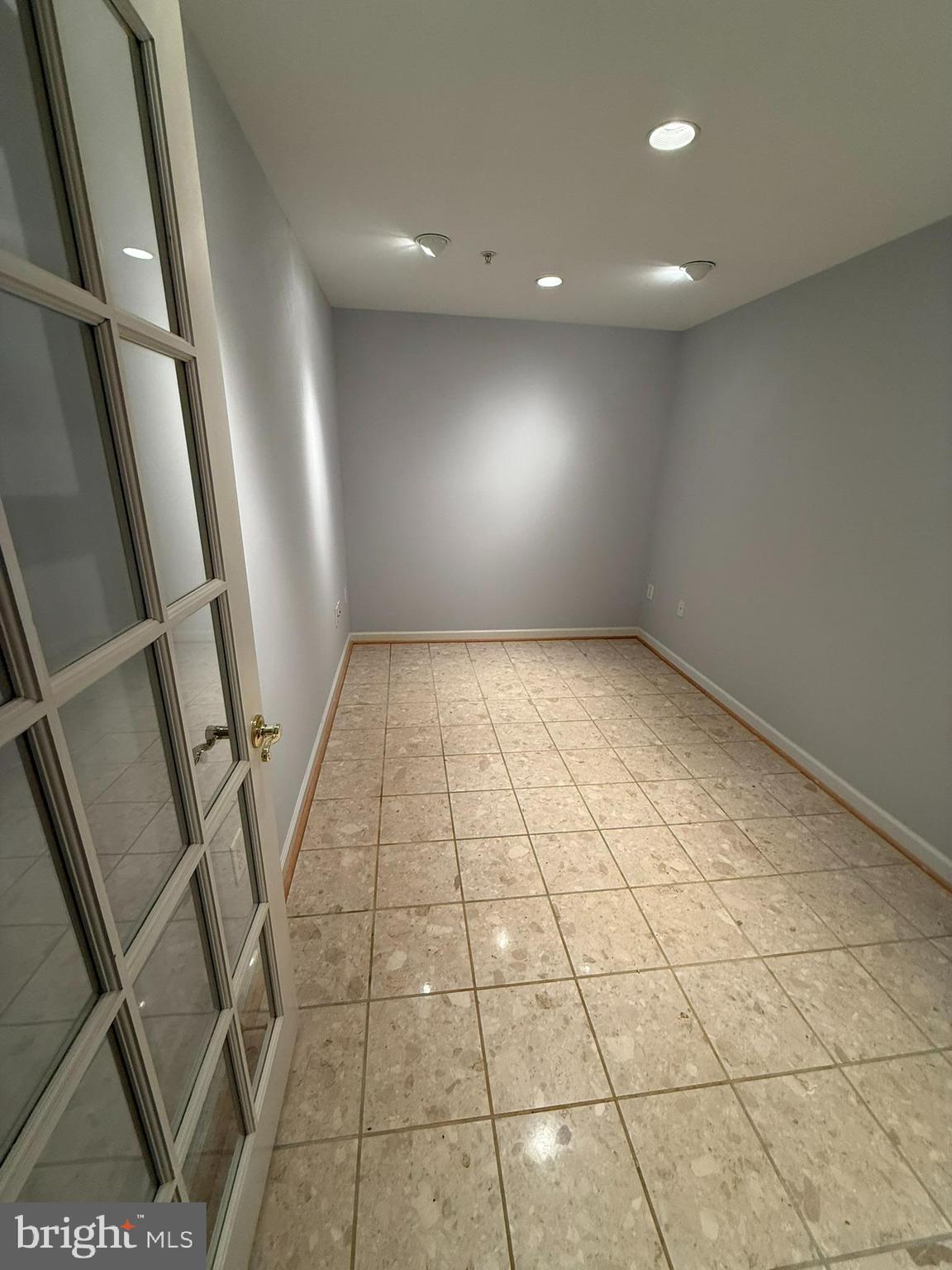 VIRGINIA SQUARE - Residential Lease