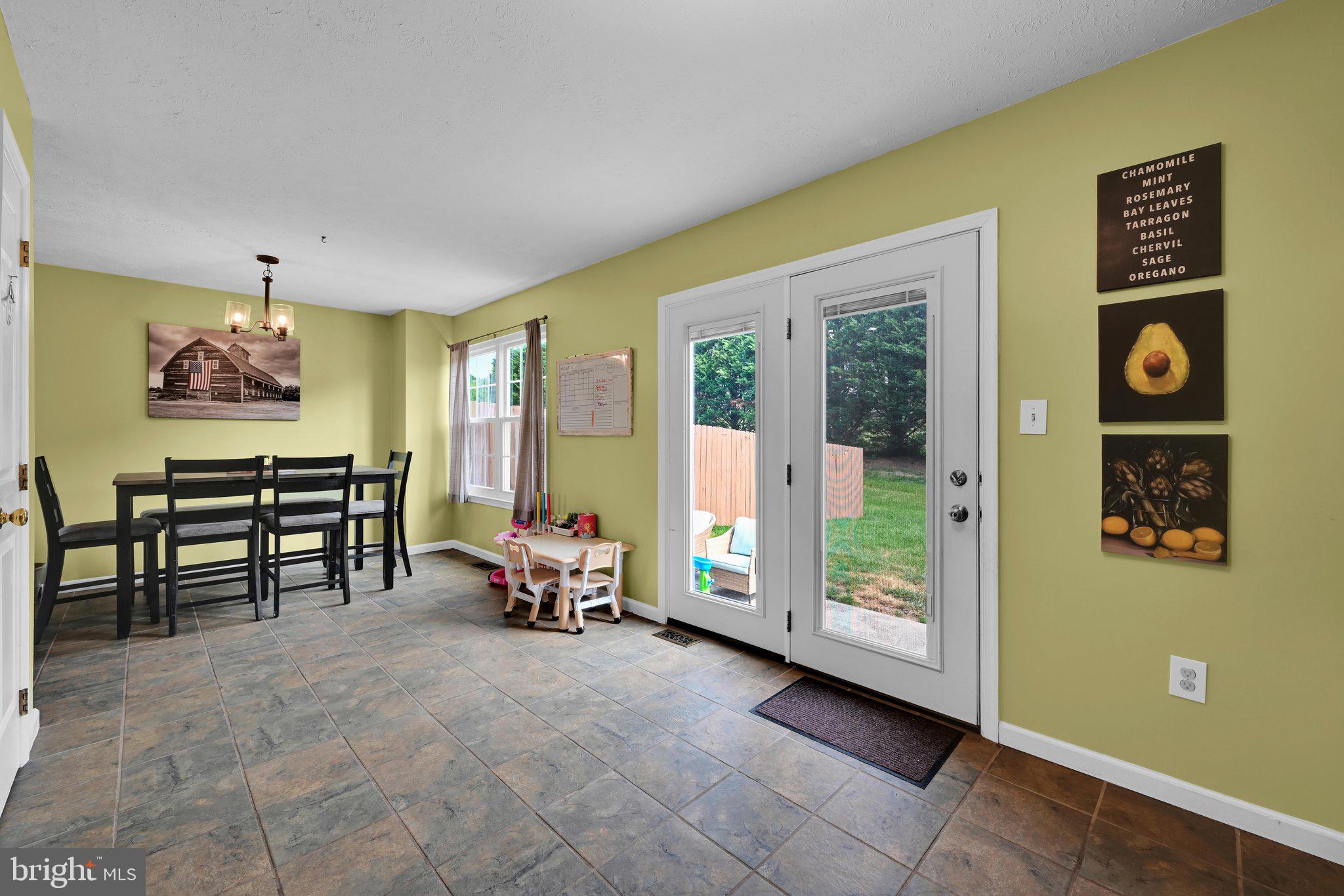 COUNTRY RIDGE - Residential