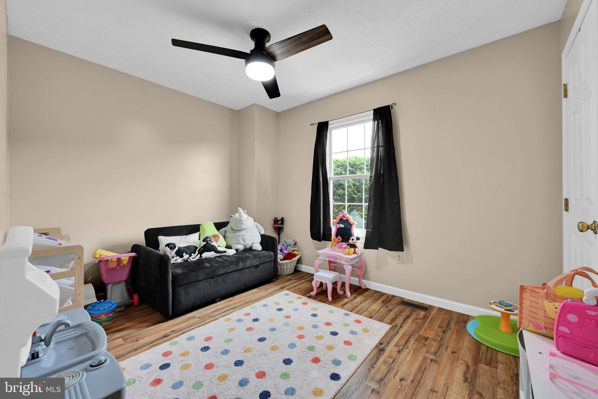 COUNTRY RIDGE - Residential