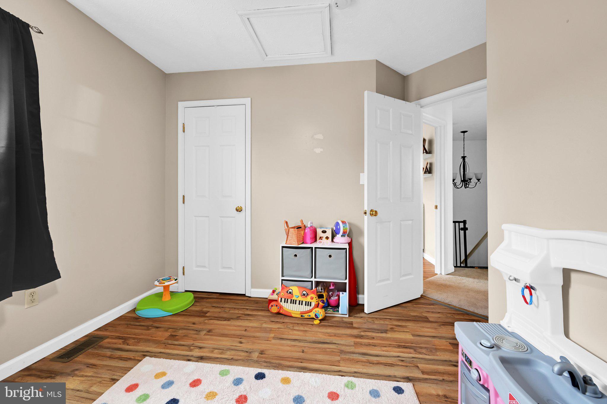 COUNTRY RIDGE - Residential