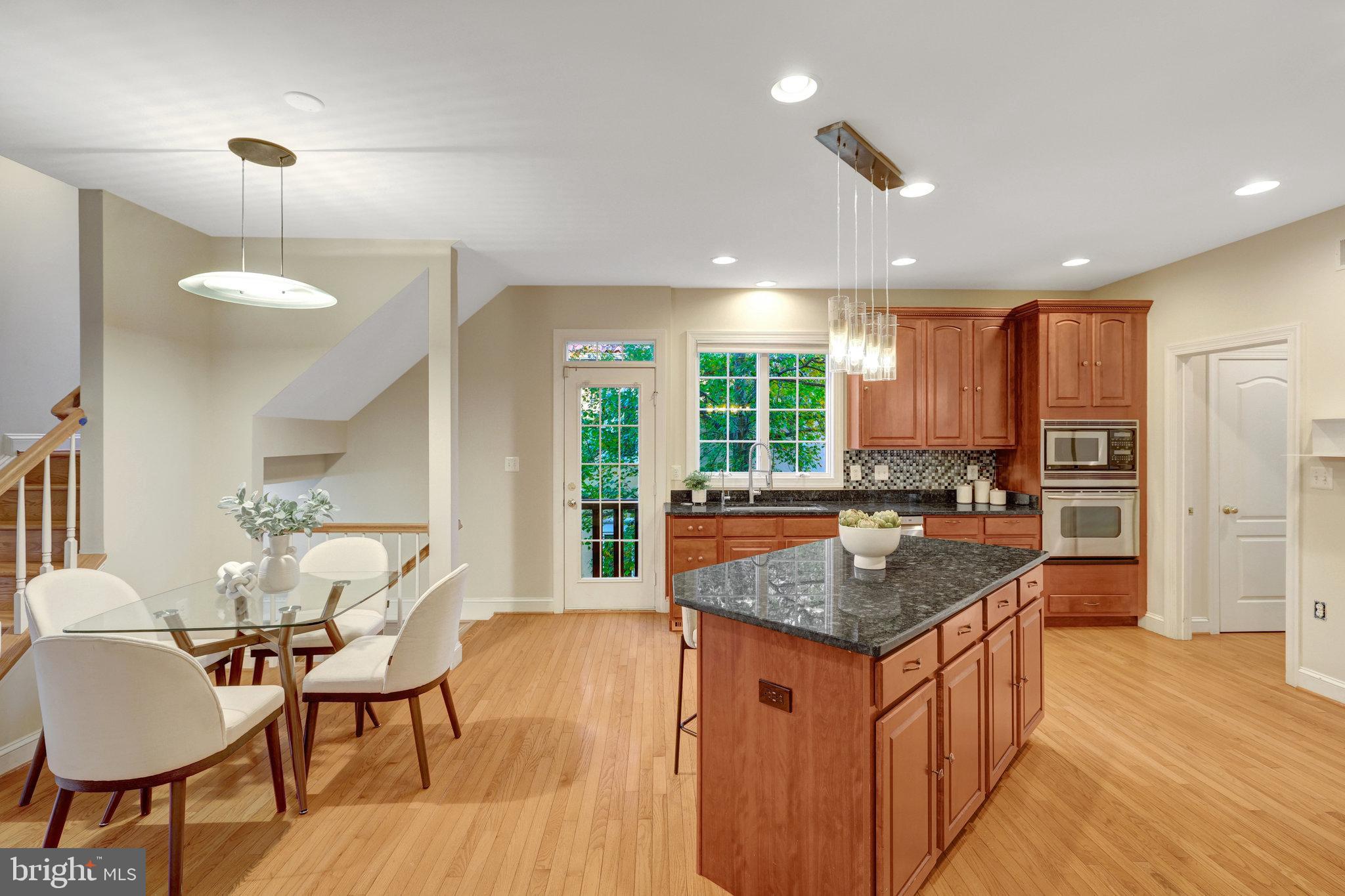 WEST MC LEAN - Residential