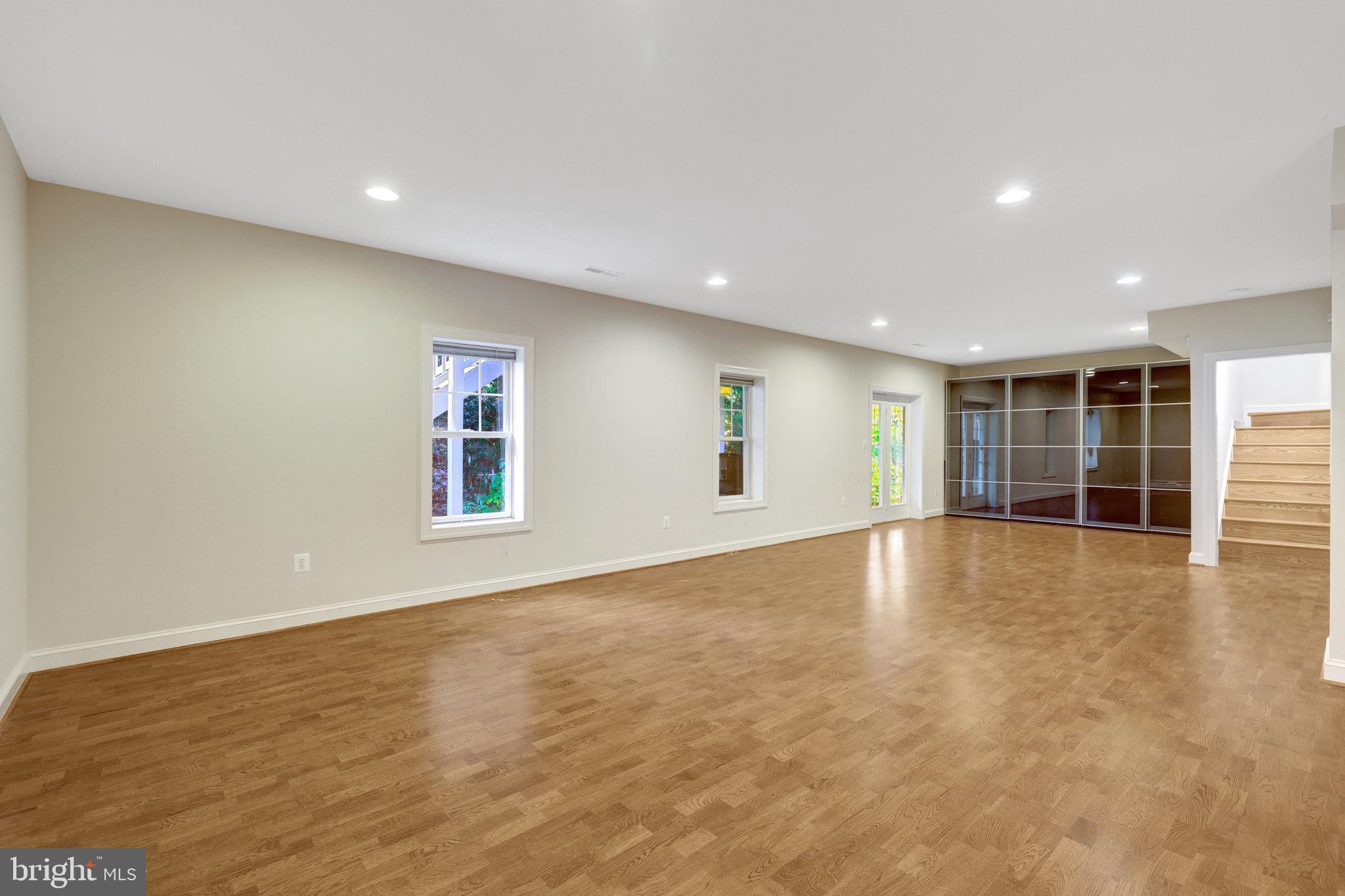 WEST MC LEAN - Residential