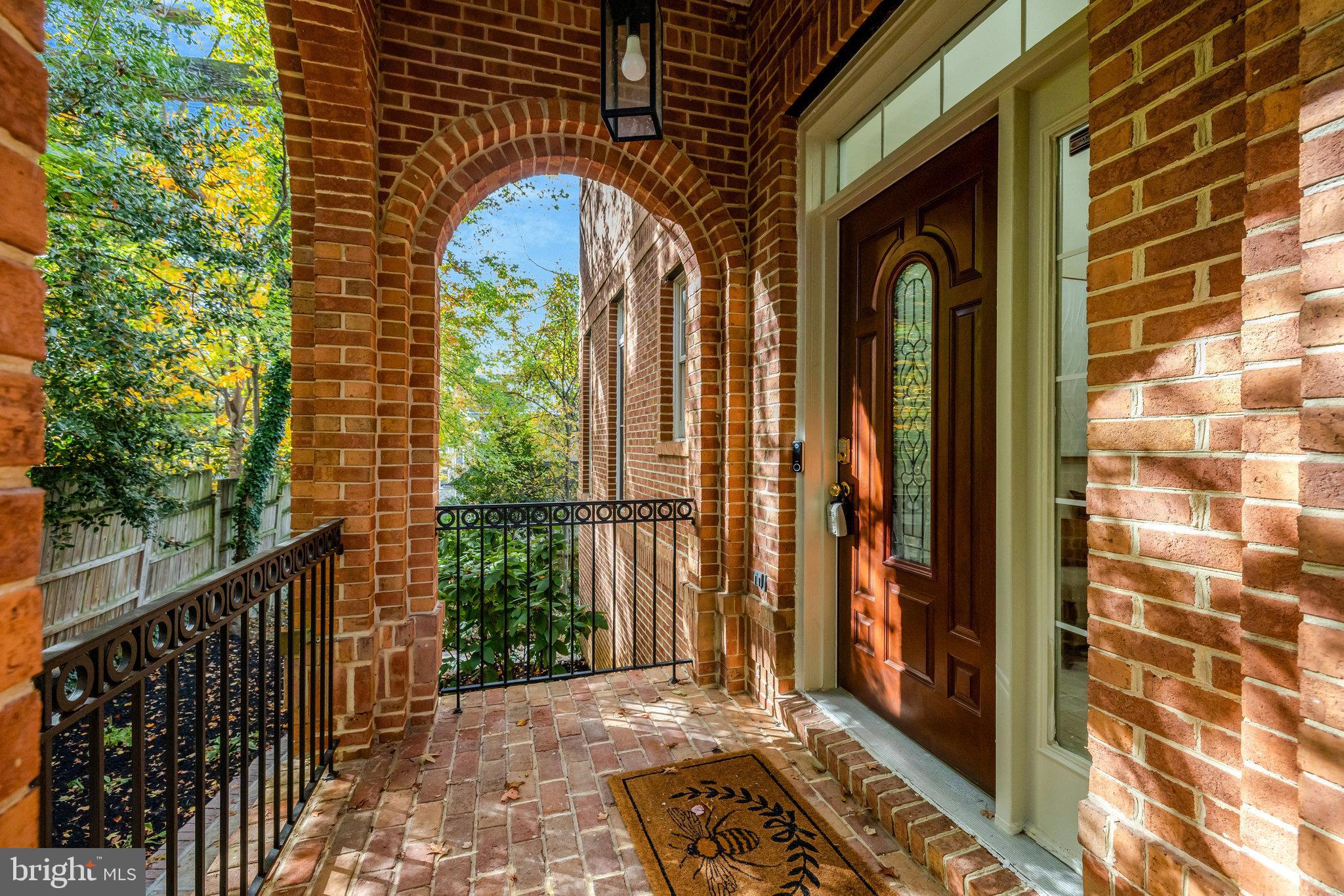 WEST MC LEAN - Residential