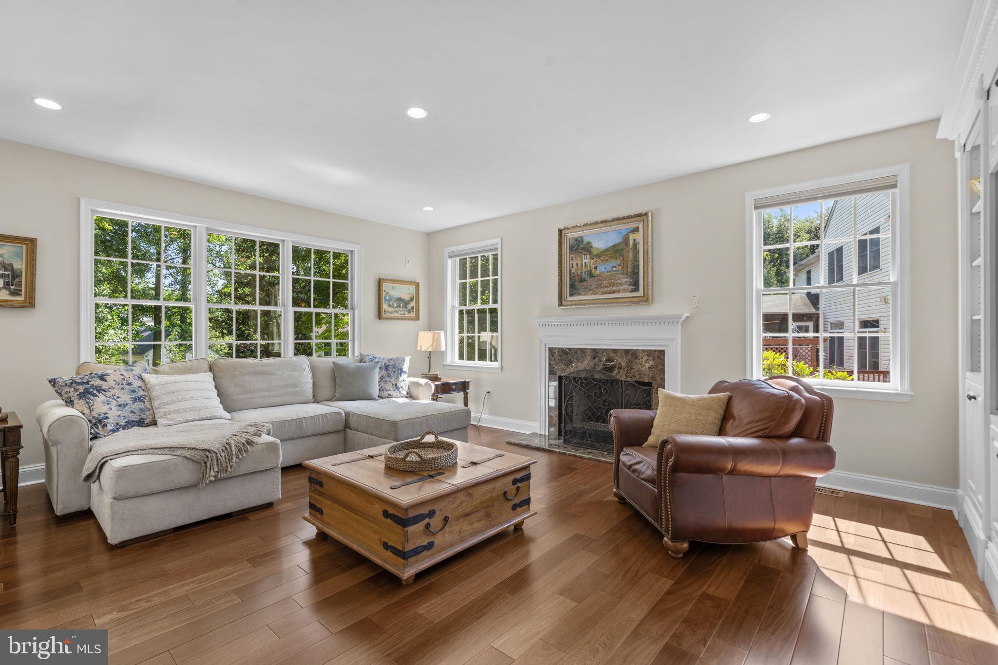 VILLAGE OF RIVER HILL - Residential
