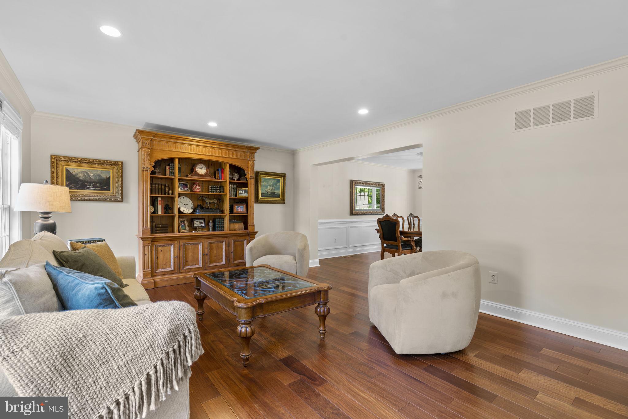 VILLAGE OF RIVER HILL - Residential