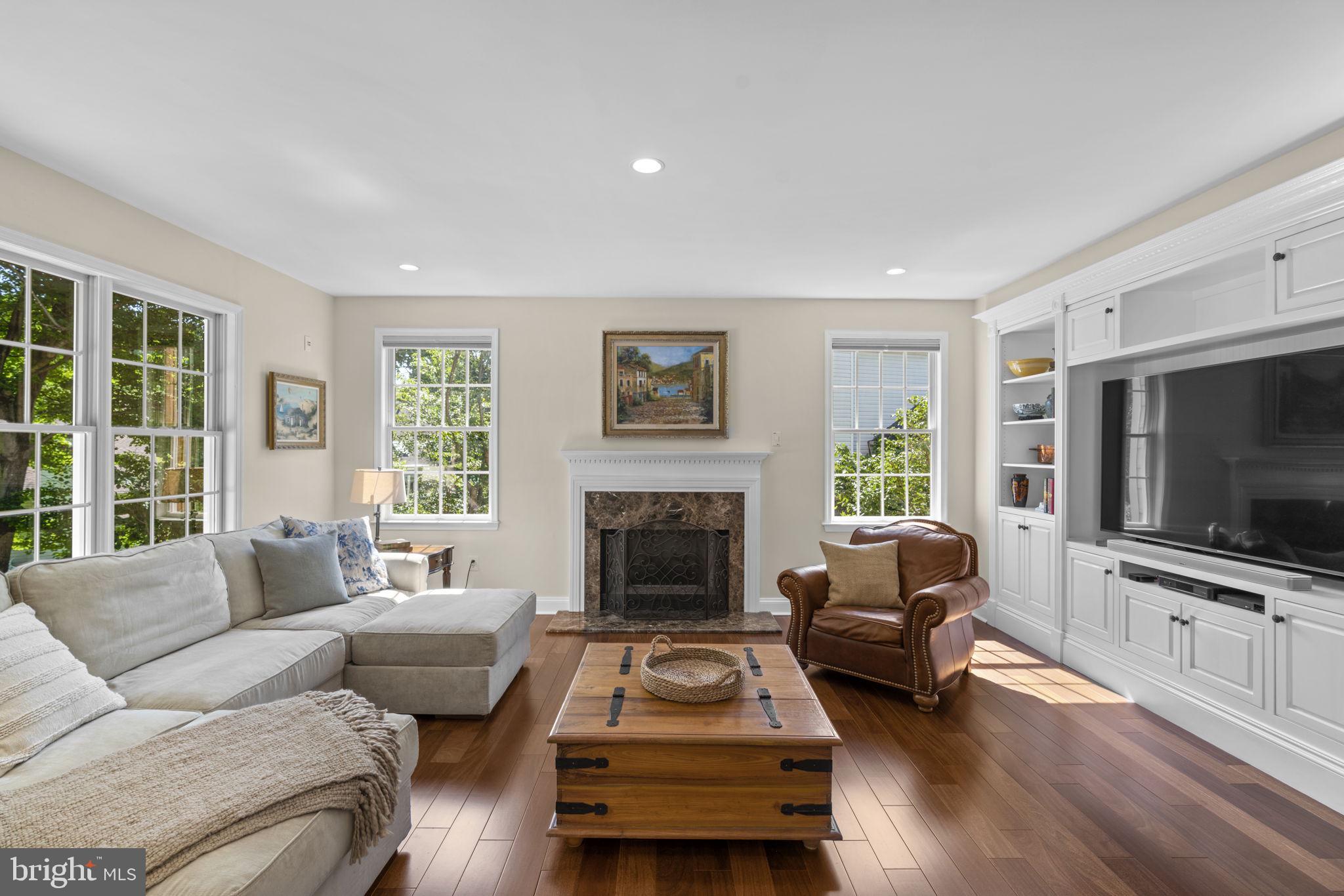 VILLAGE OF RIVER HILL - Residential