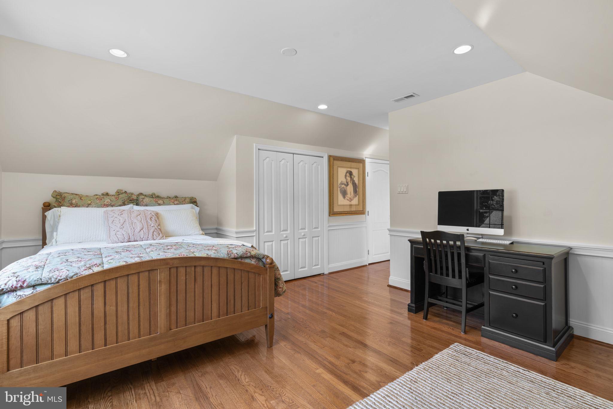 VILLAGE OF RIVER HILL - Residential