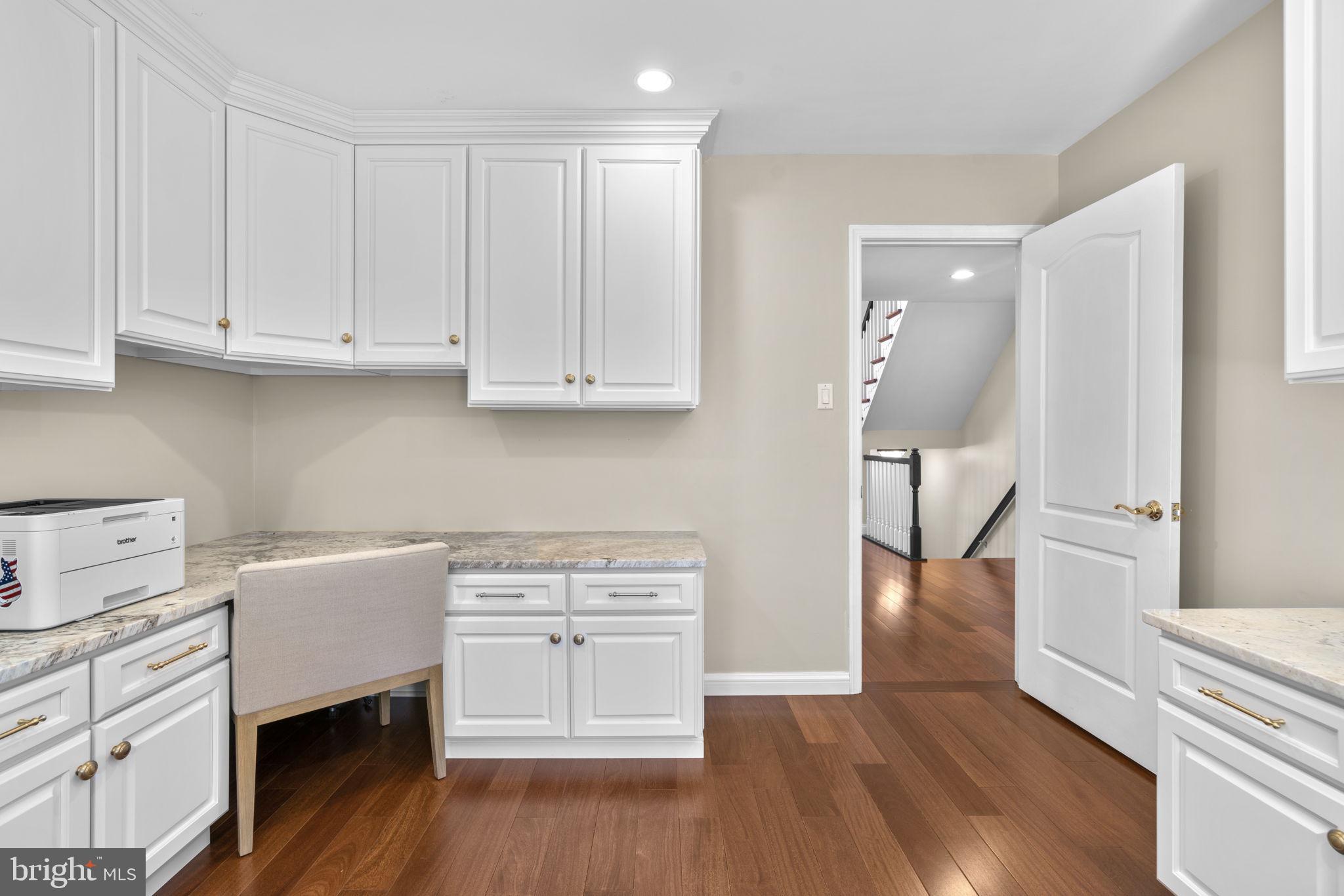 VILLAGE OF RIVER HILL - Residential
