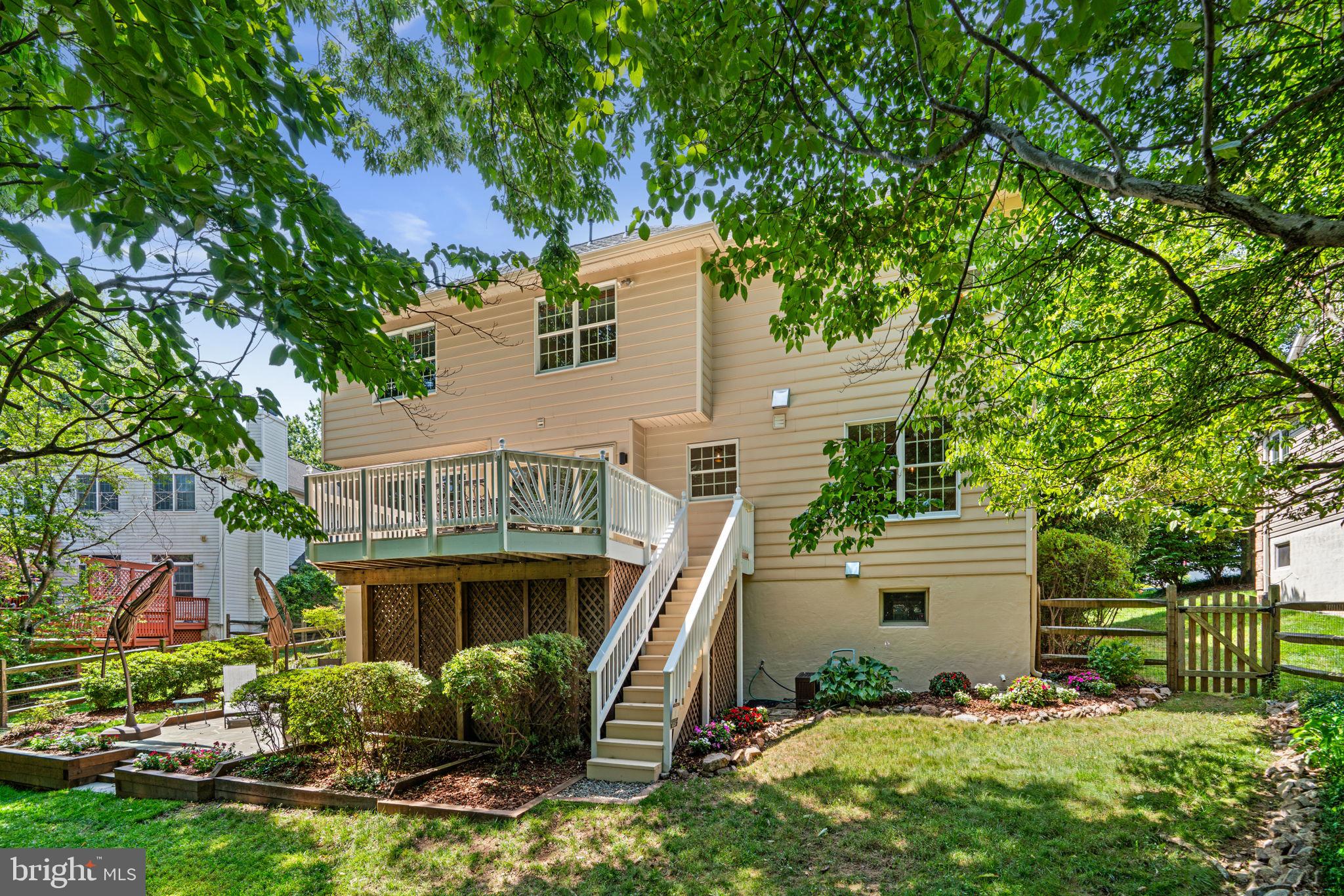 VILLAGE OF RIVER HILL - Residential