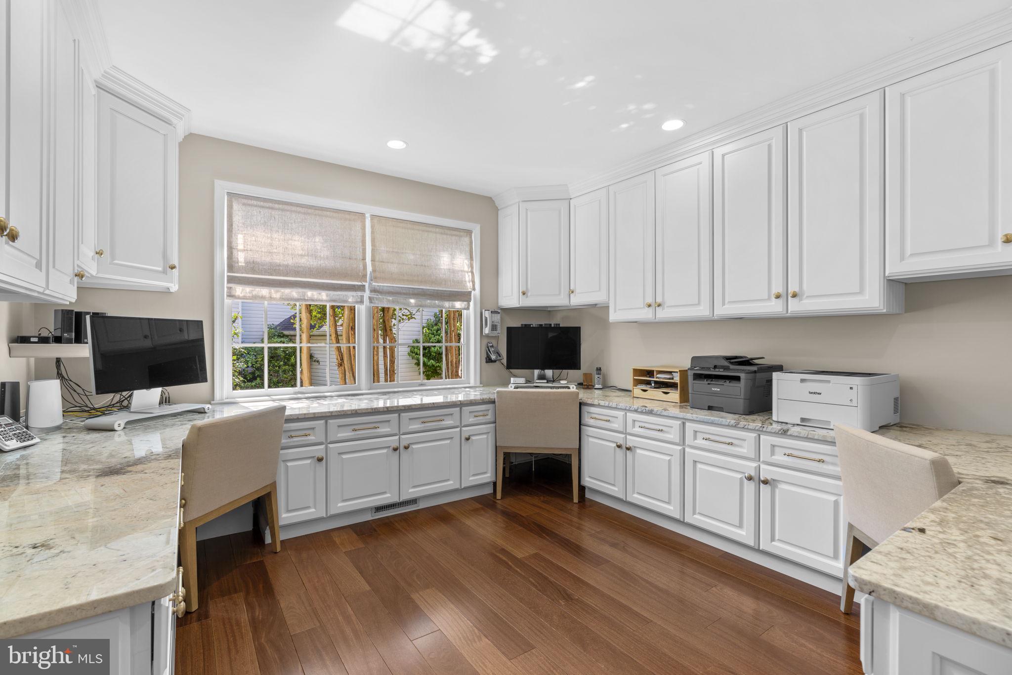 VILLAGE OF RIVER HILL - Residential