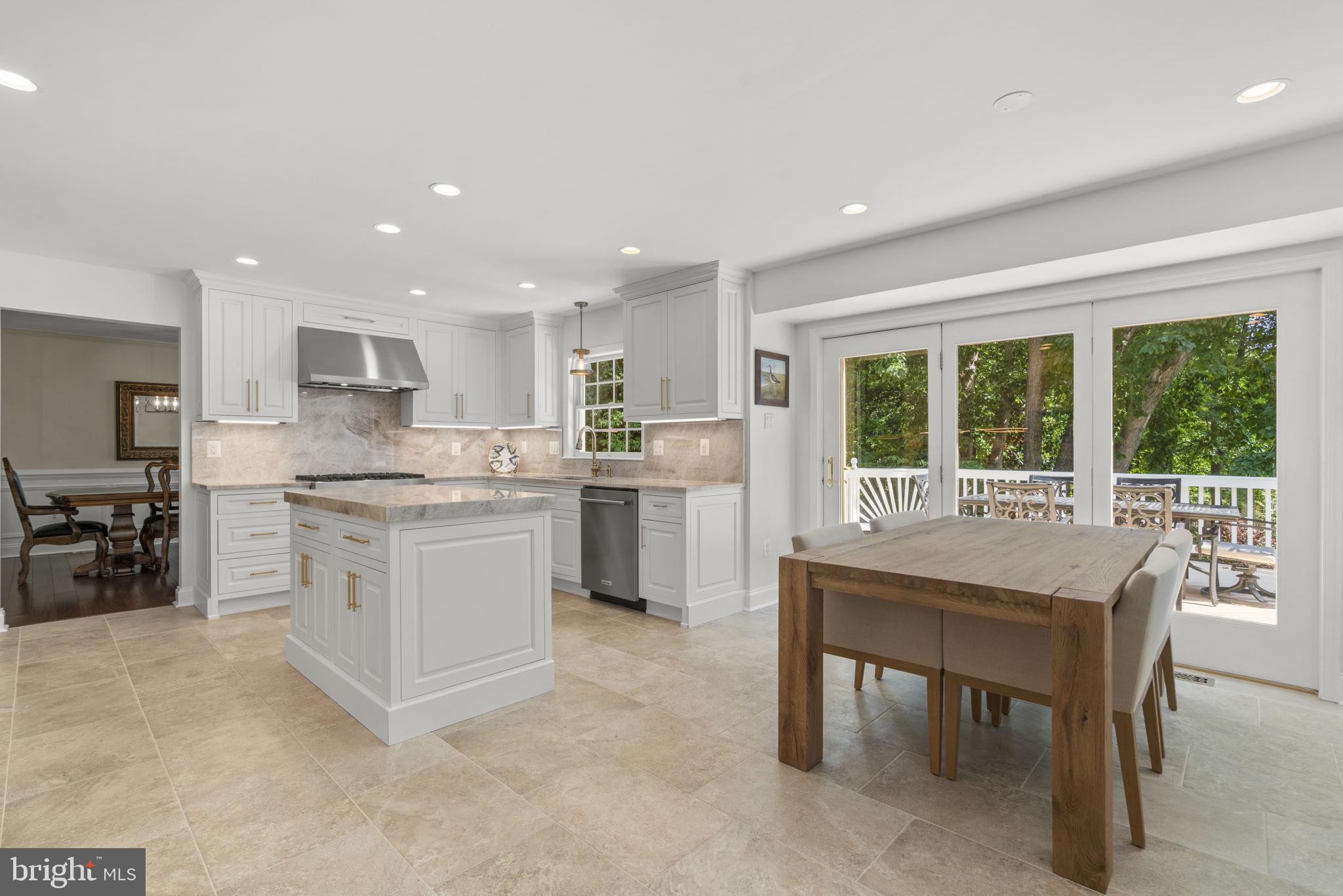VILLAGE OF RIVER HILL - Residential