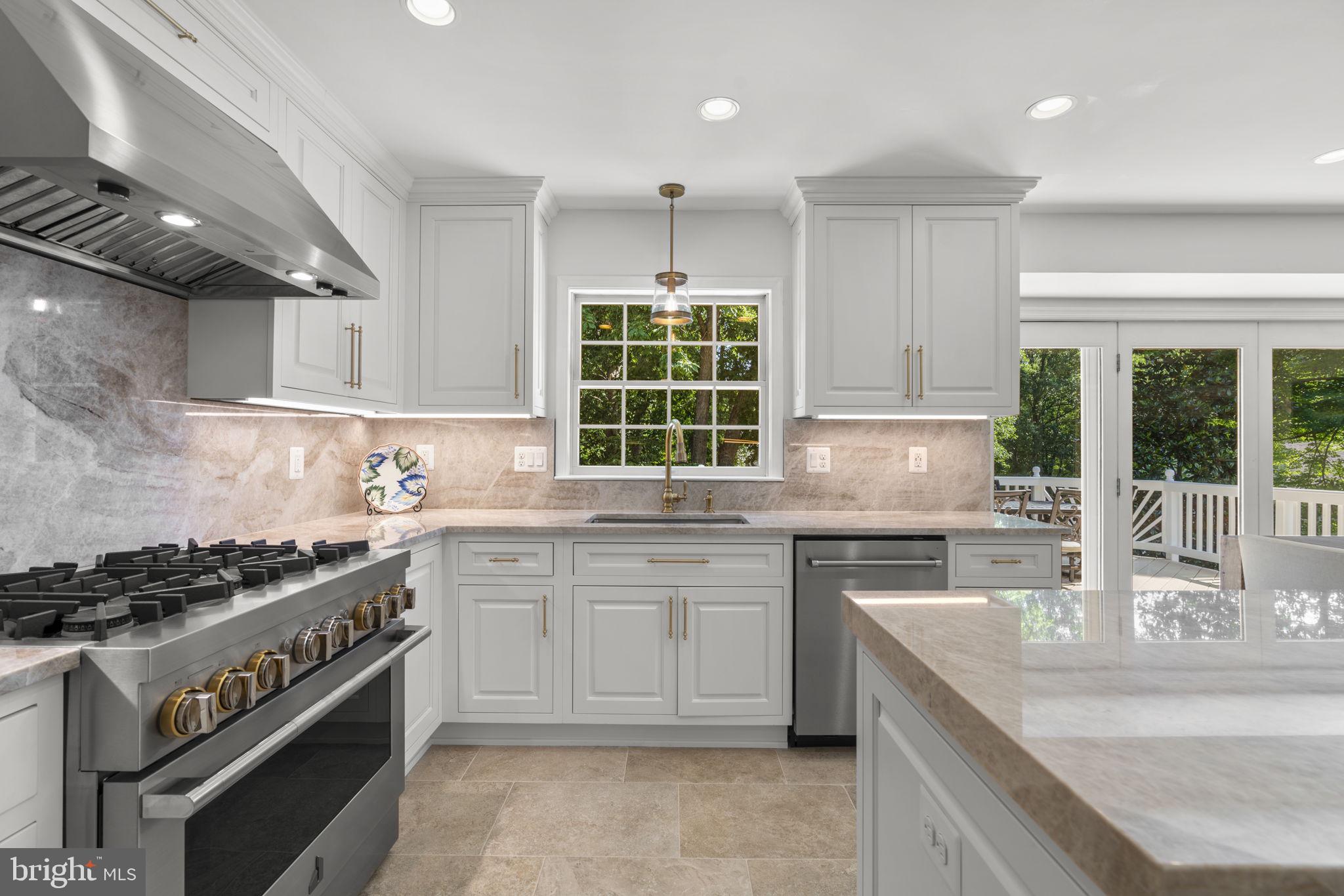 VILLAGE OF RIVER HILL - Residential