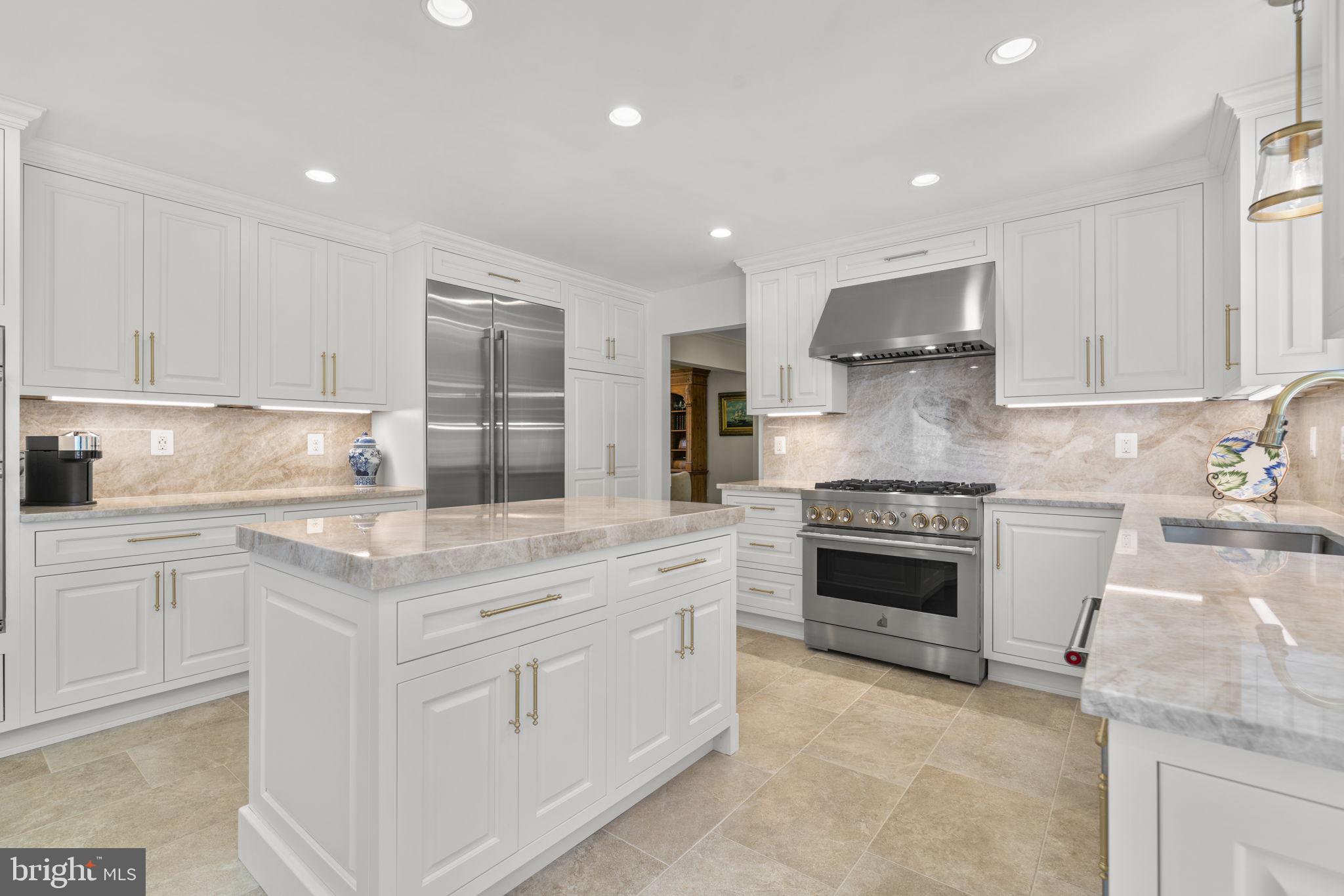 VILLAGE OF RIVER HILL - Residential