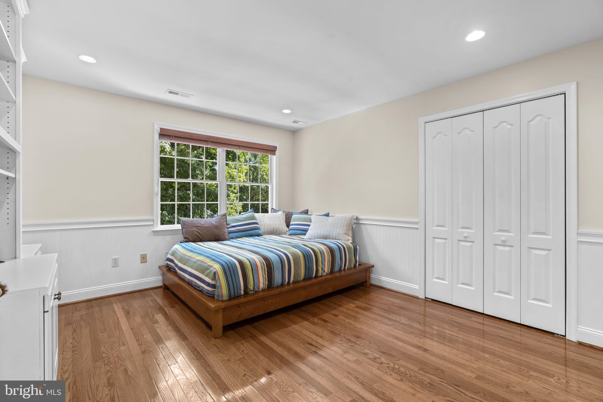VILLAGE OF RIVER HILL - Residential
