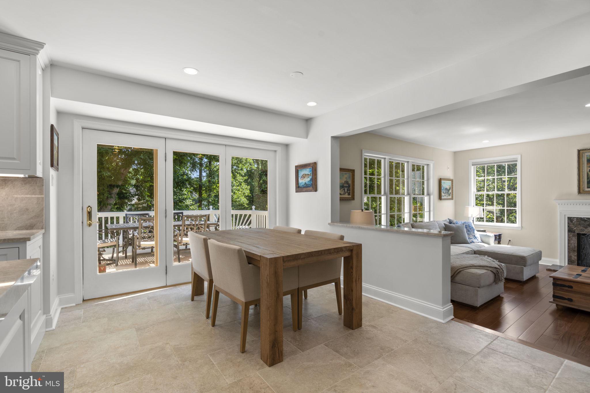 VILLAGE OF RIVER HILL - Residential