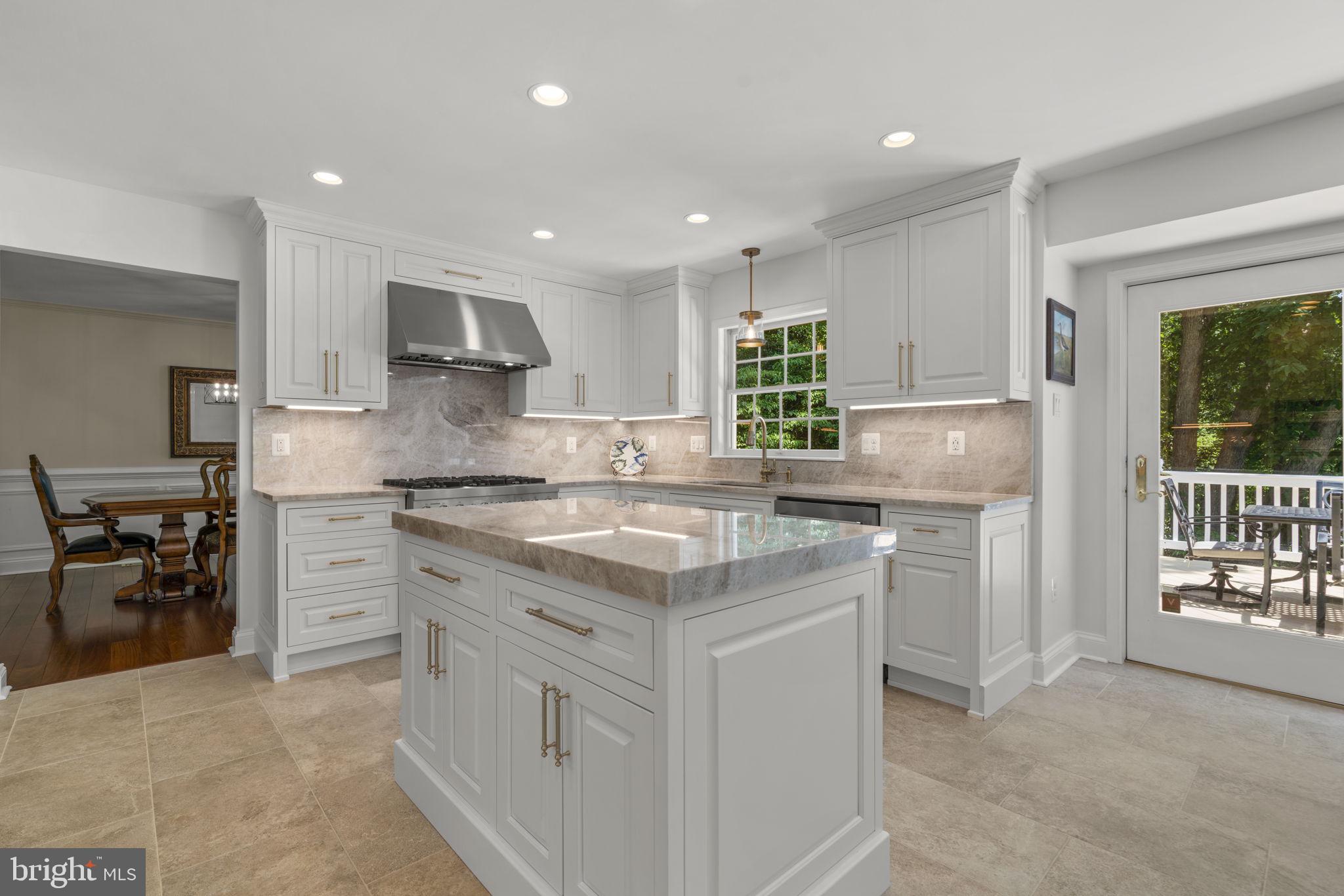 VILLAGE OF RIVER HILL - Residential