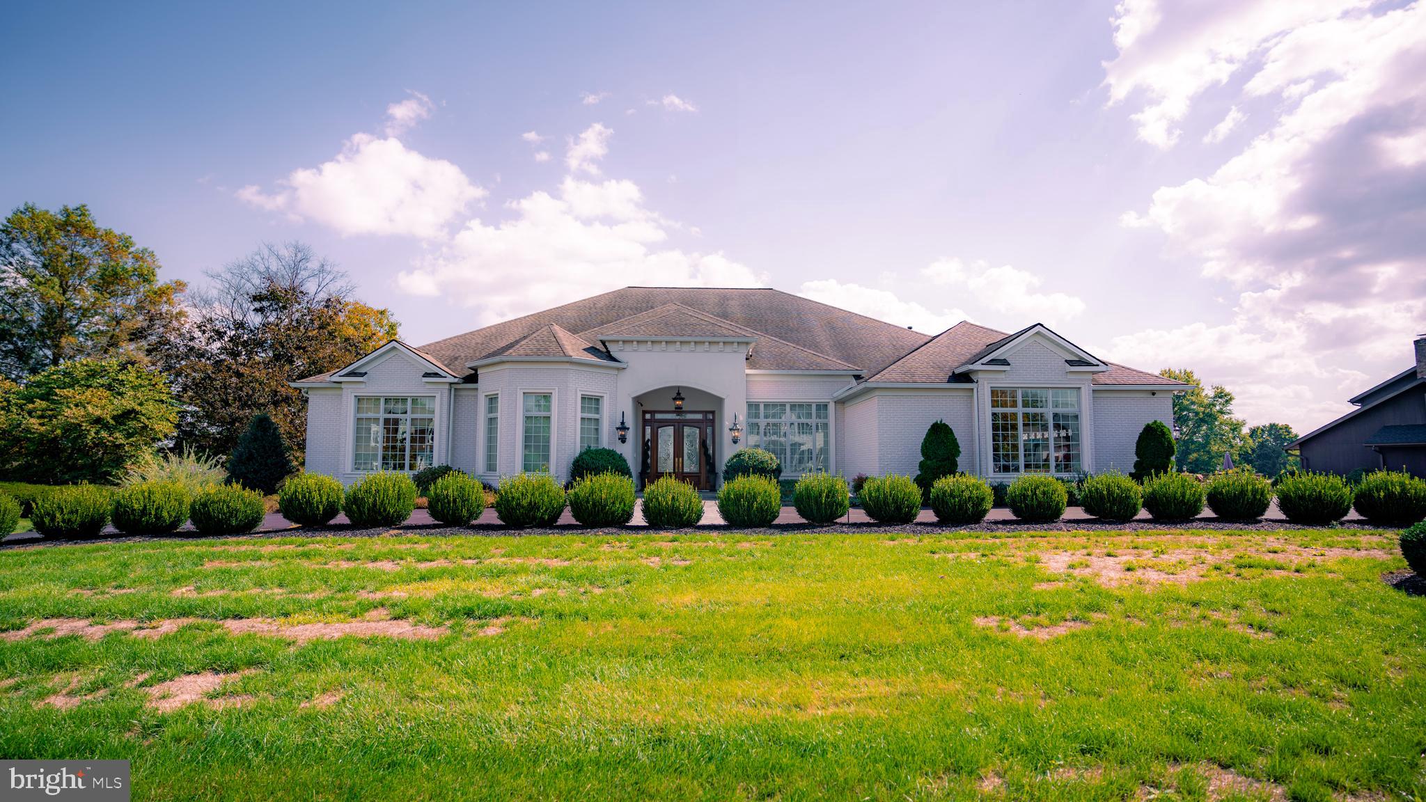 OUTDOOR COUNTRY CLUB - Residential