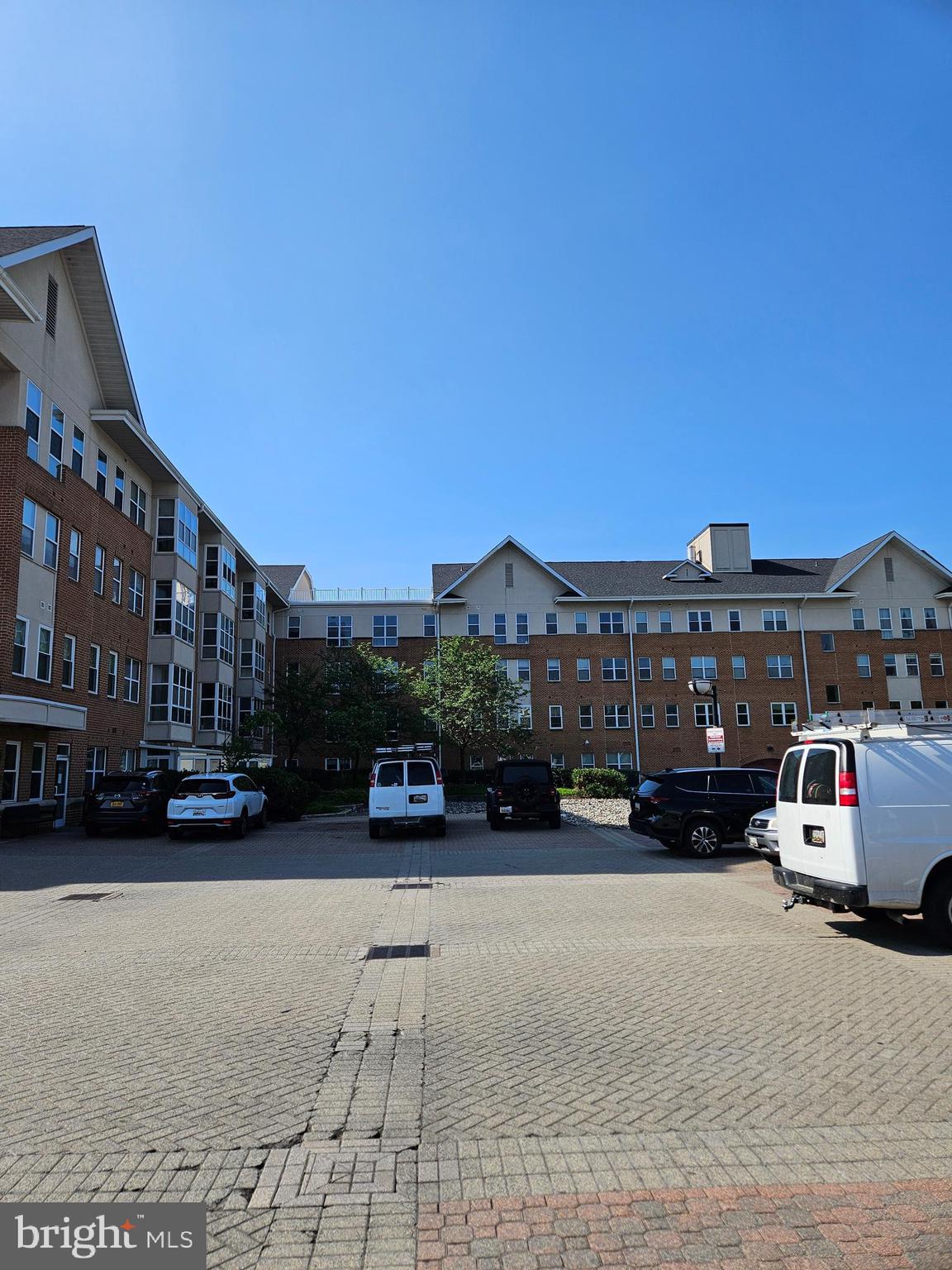 HARBORVIEW CONDOMINIUMS - Residential