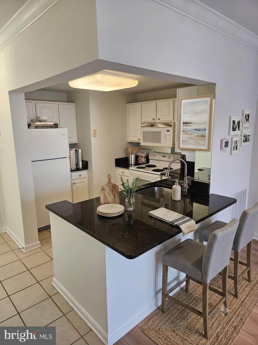 HARBORVIEW CONDOMINIUMS - Residential