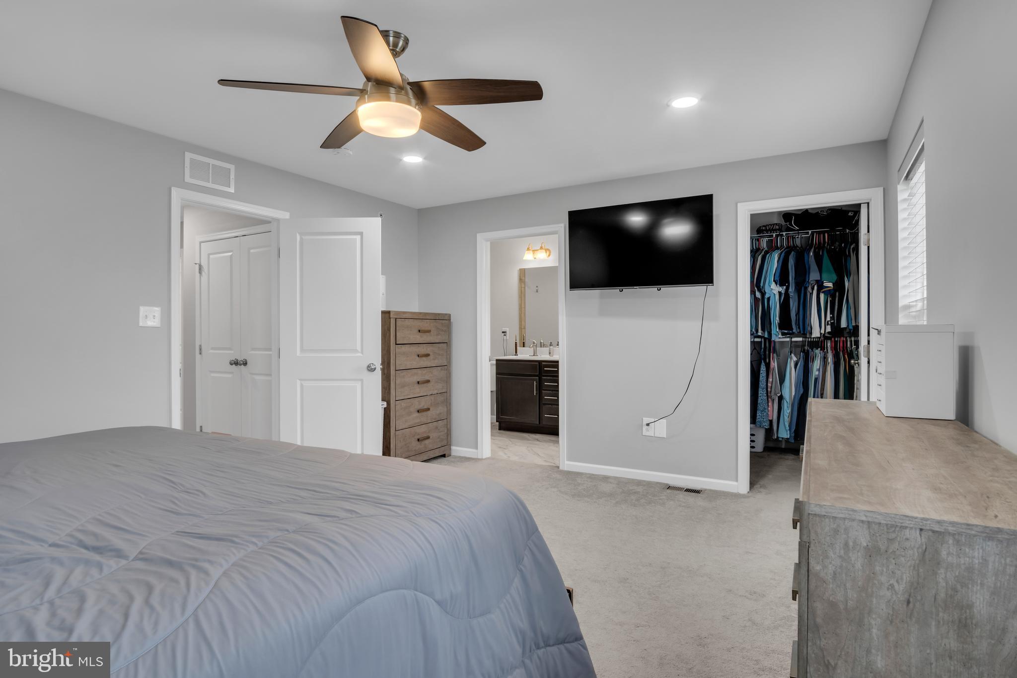 LAUREL RIDGE ESTATES - Residential