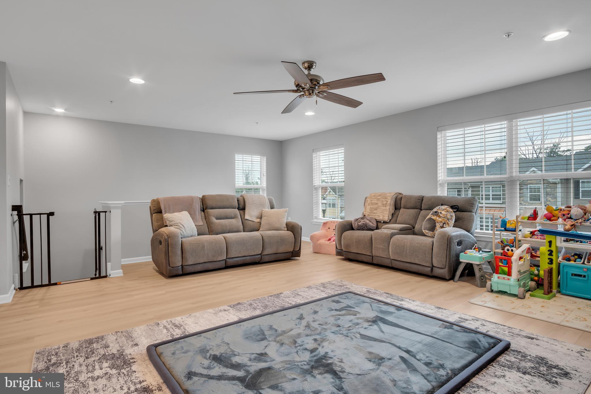 LAUREL RIDGE ESTATES - Residential