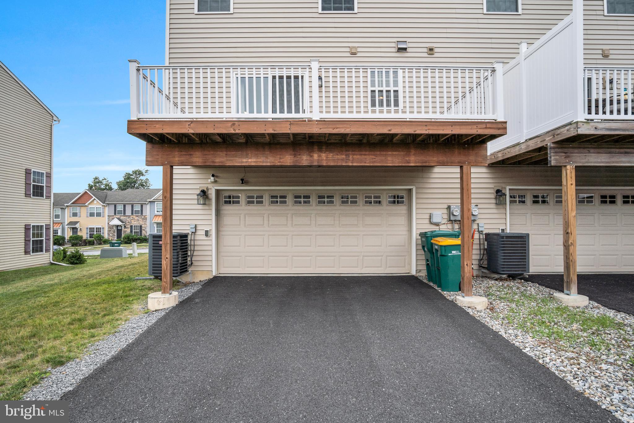 LAUREL RIDGE ESTATES - Residential