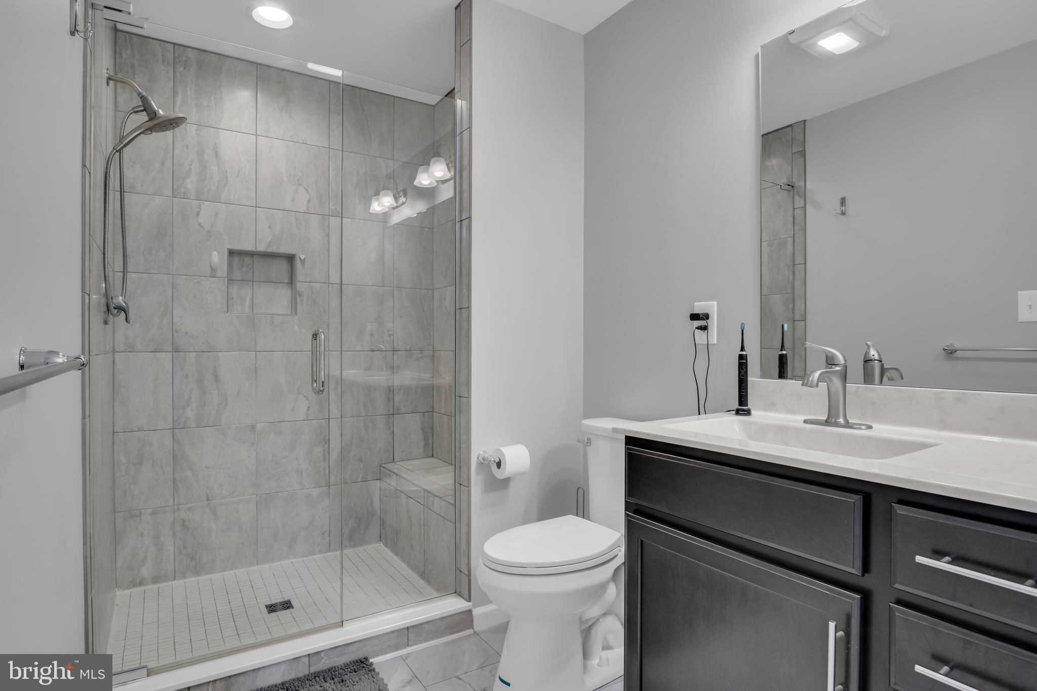 LAUREL RIDGE ESTATES - Residential