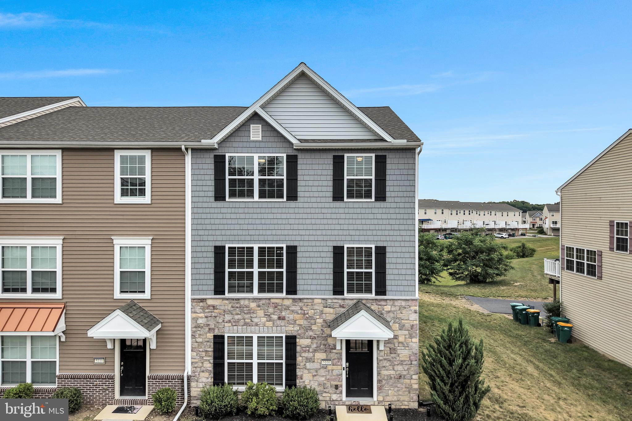 LAUREL RIDGE ESTATES - Residential