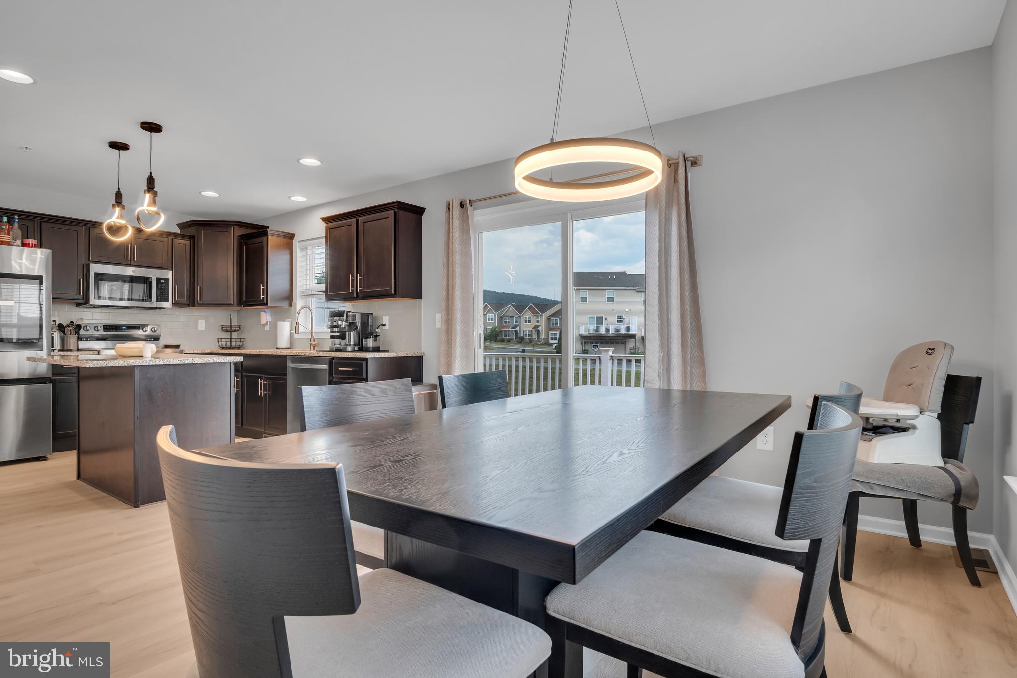 LAUREL RIDGE ESTATES - Residential