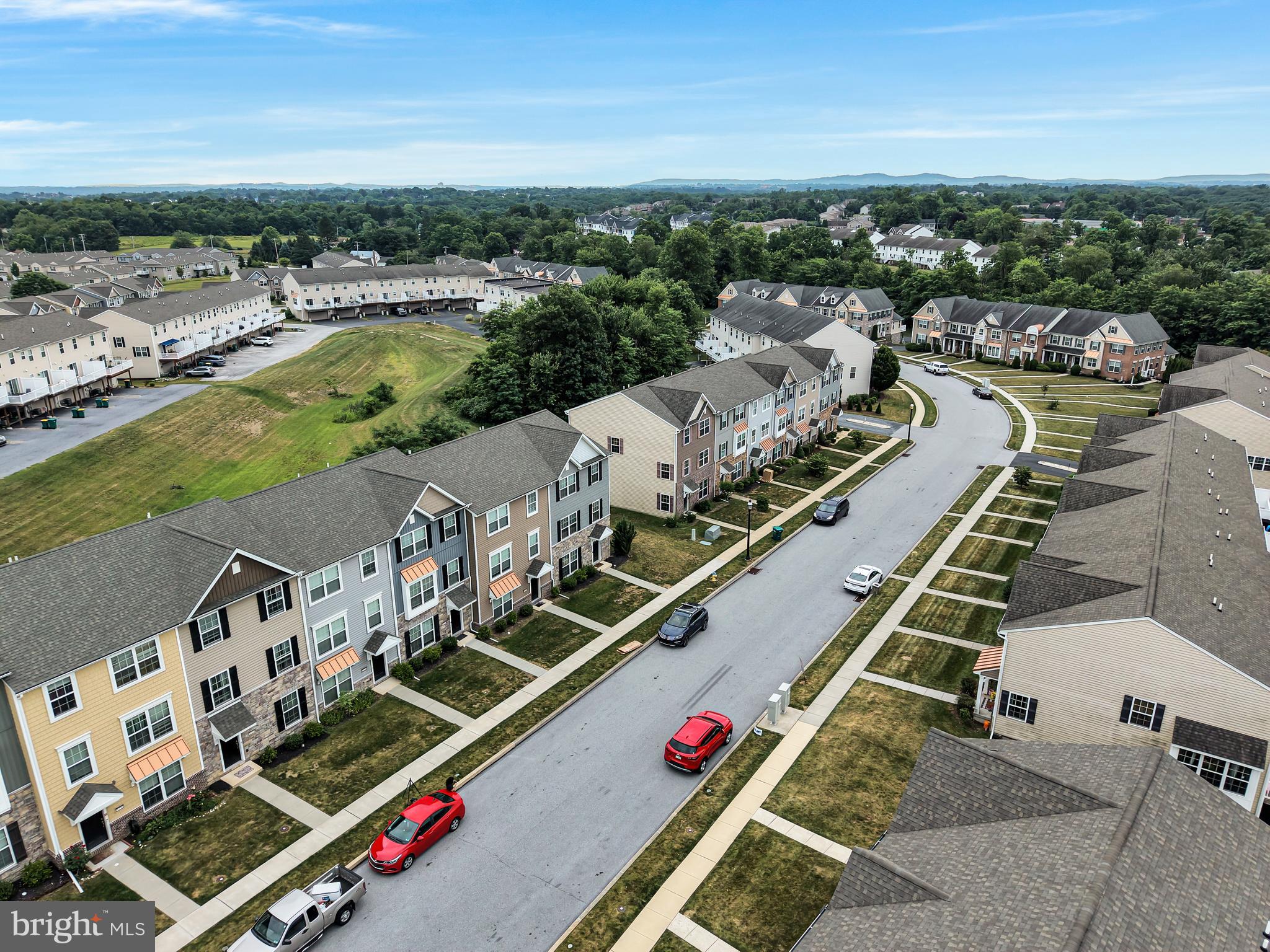 LAUREL RIDGE ESTATES - Residential