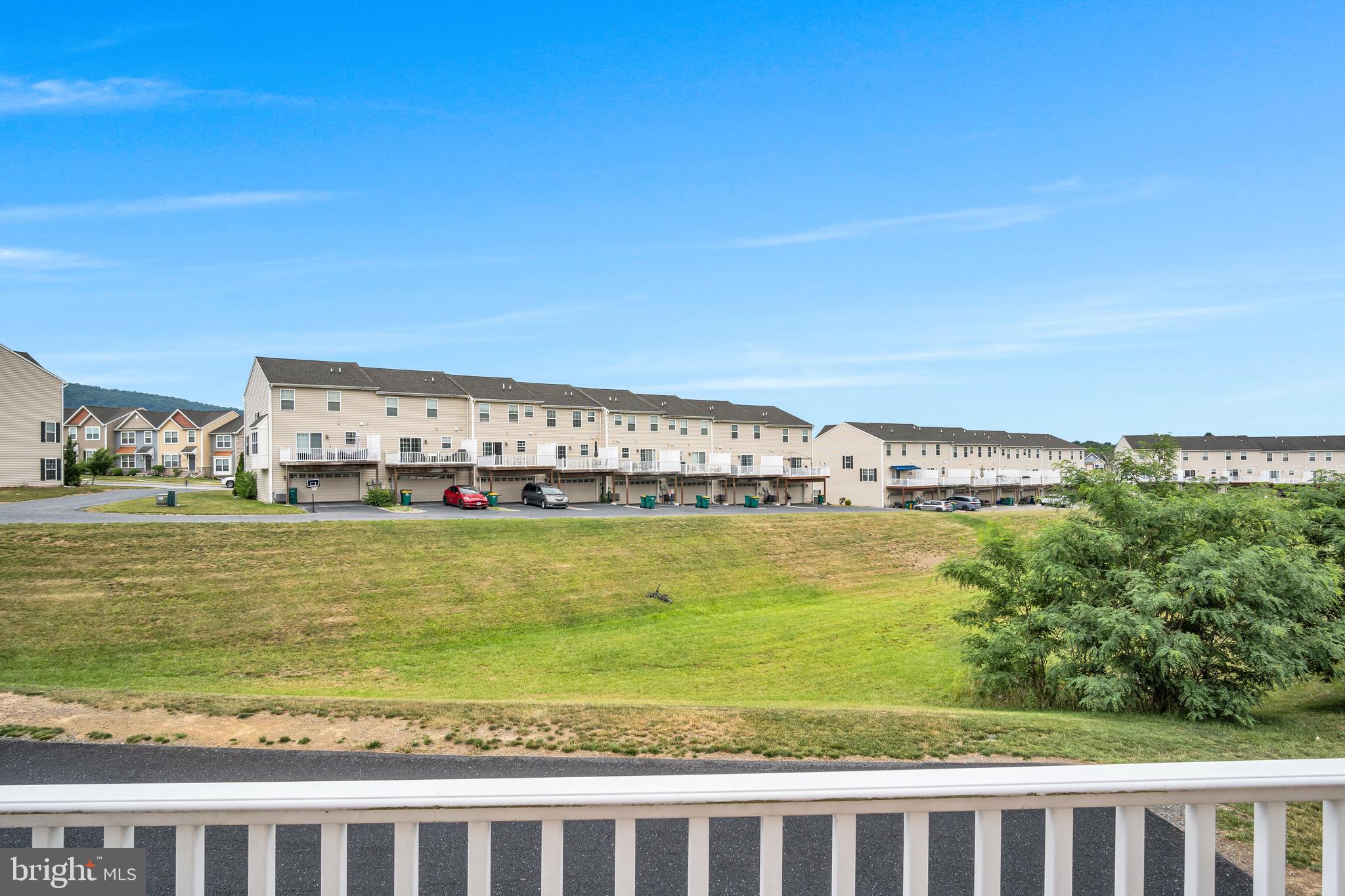 LAUREL RIDGE ESTATES - Residential