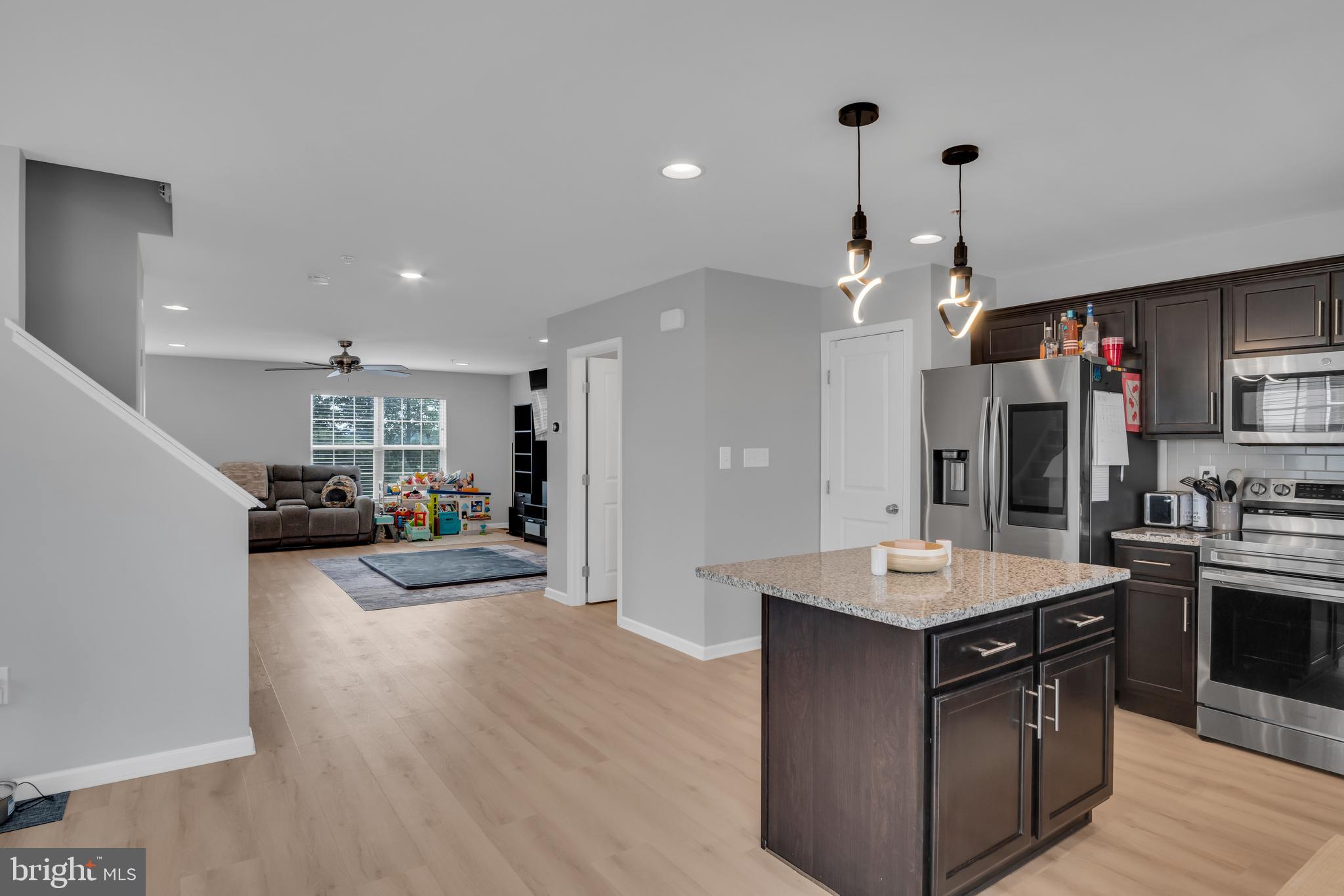 LAUREL RIDGE ESTATES - Residential