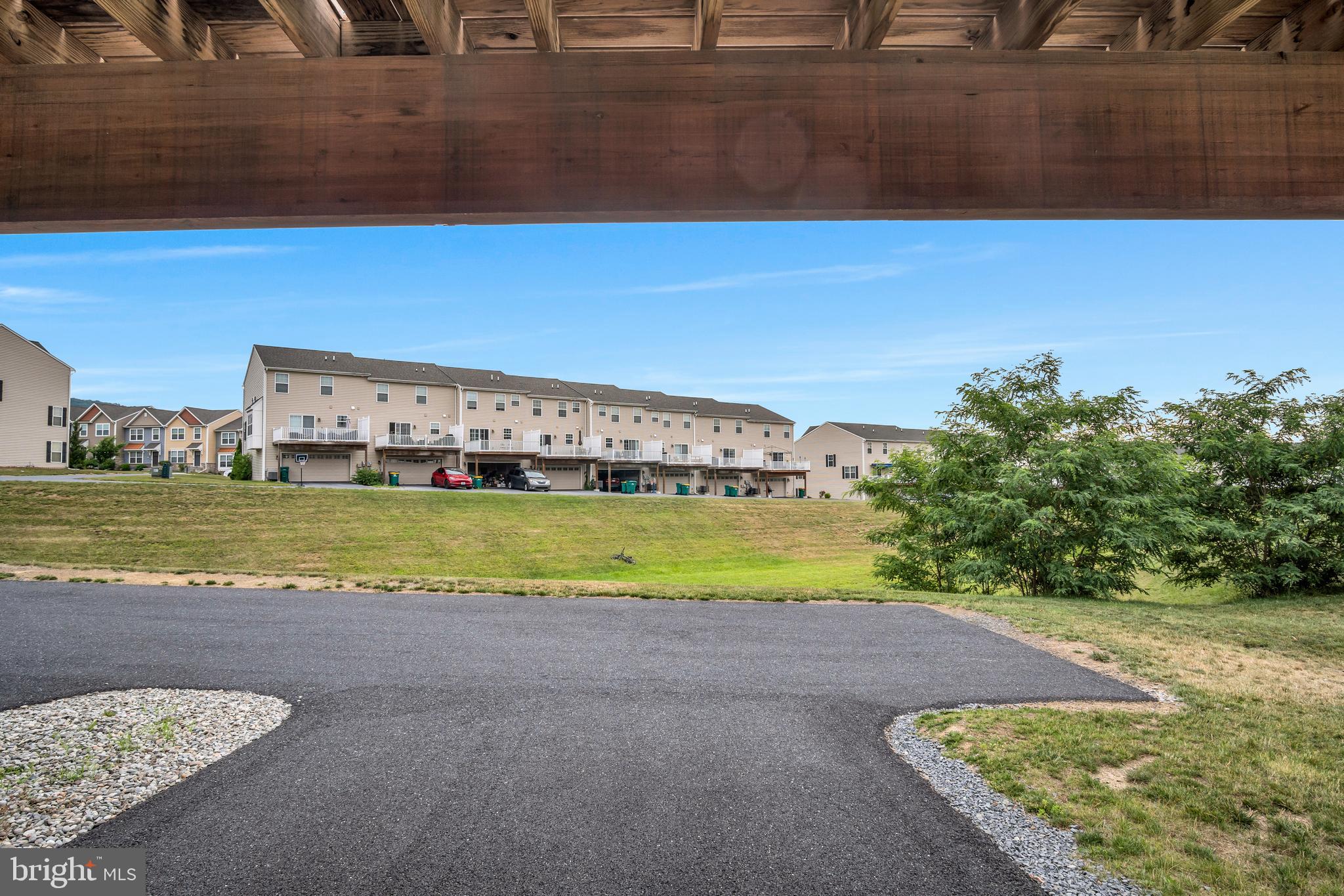 LAUREL RIDGE ESTATES - Residential
