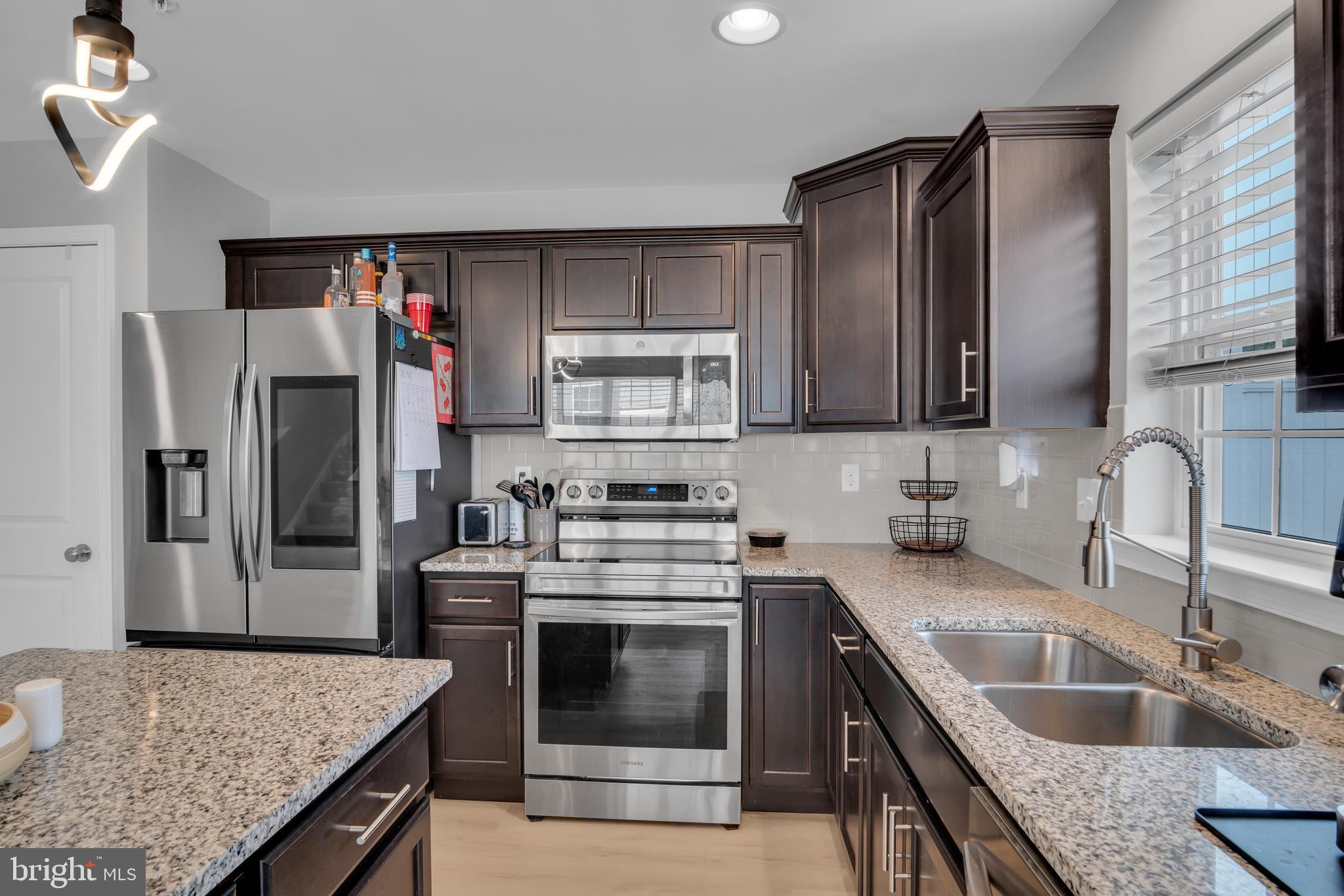 LAUREL RIDGE ESTATES - Residential