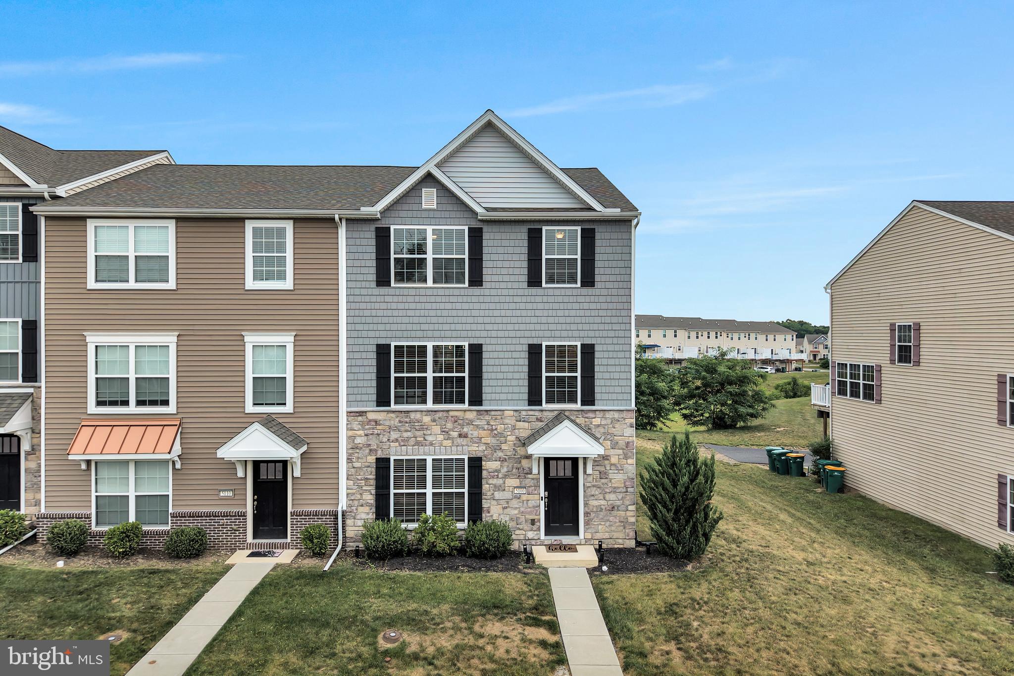 LAUREL RIDGE ESTATES - Residential